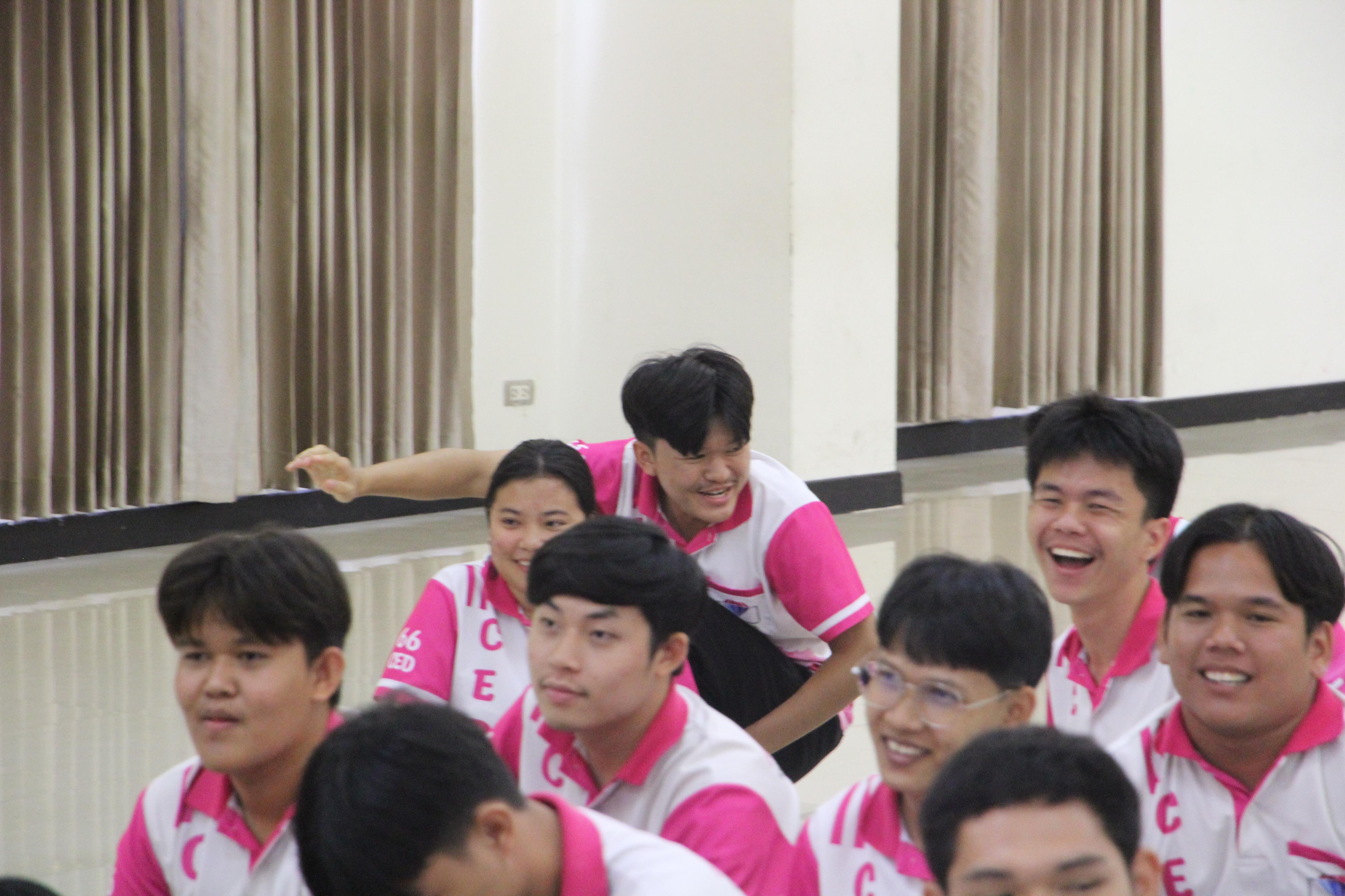 1494. กิจกรรมผูกข้อมือ 68