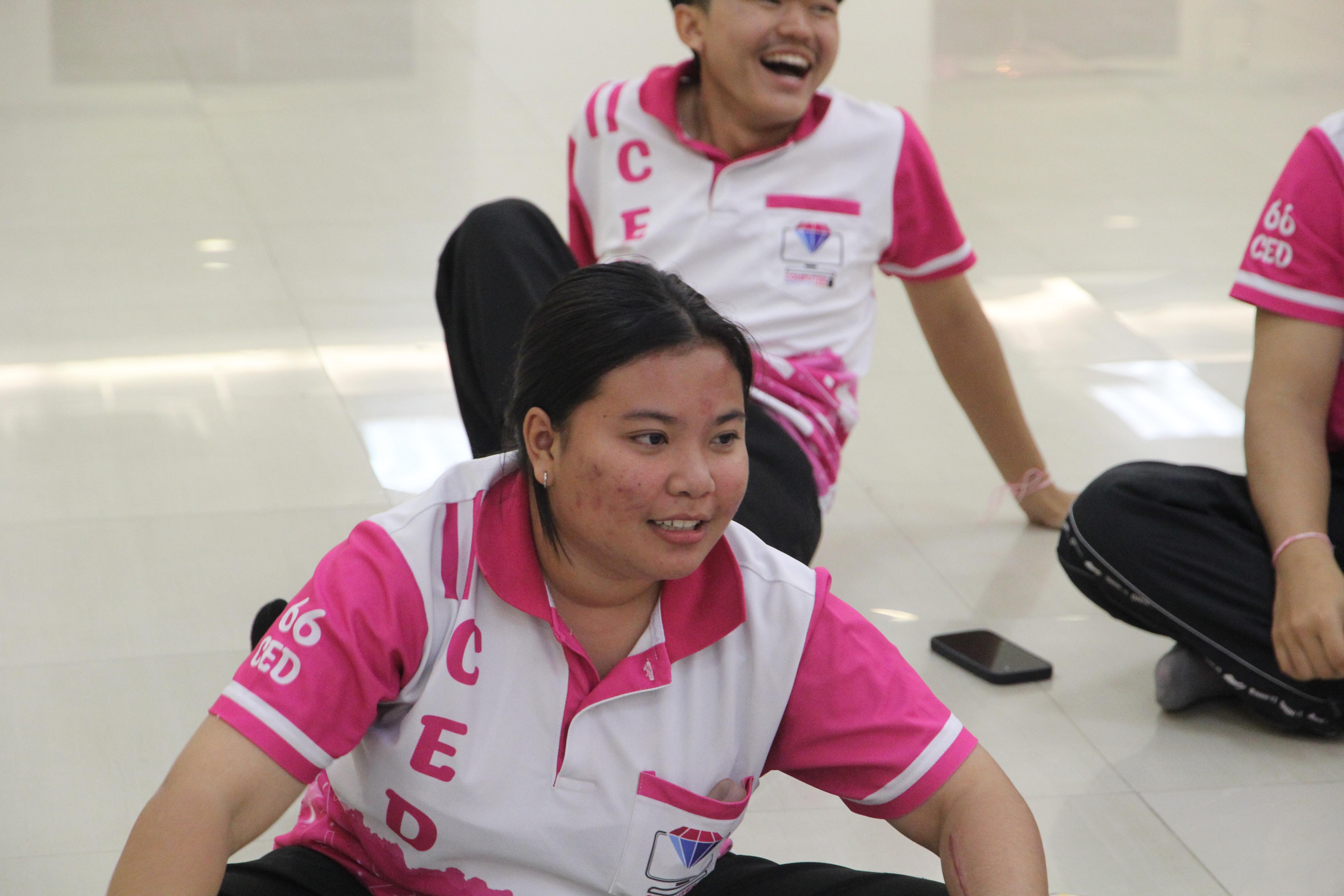 1528. กิจกรรมผูกข้อมือ 68