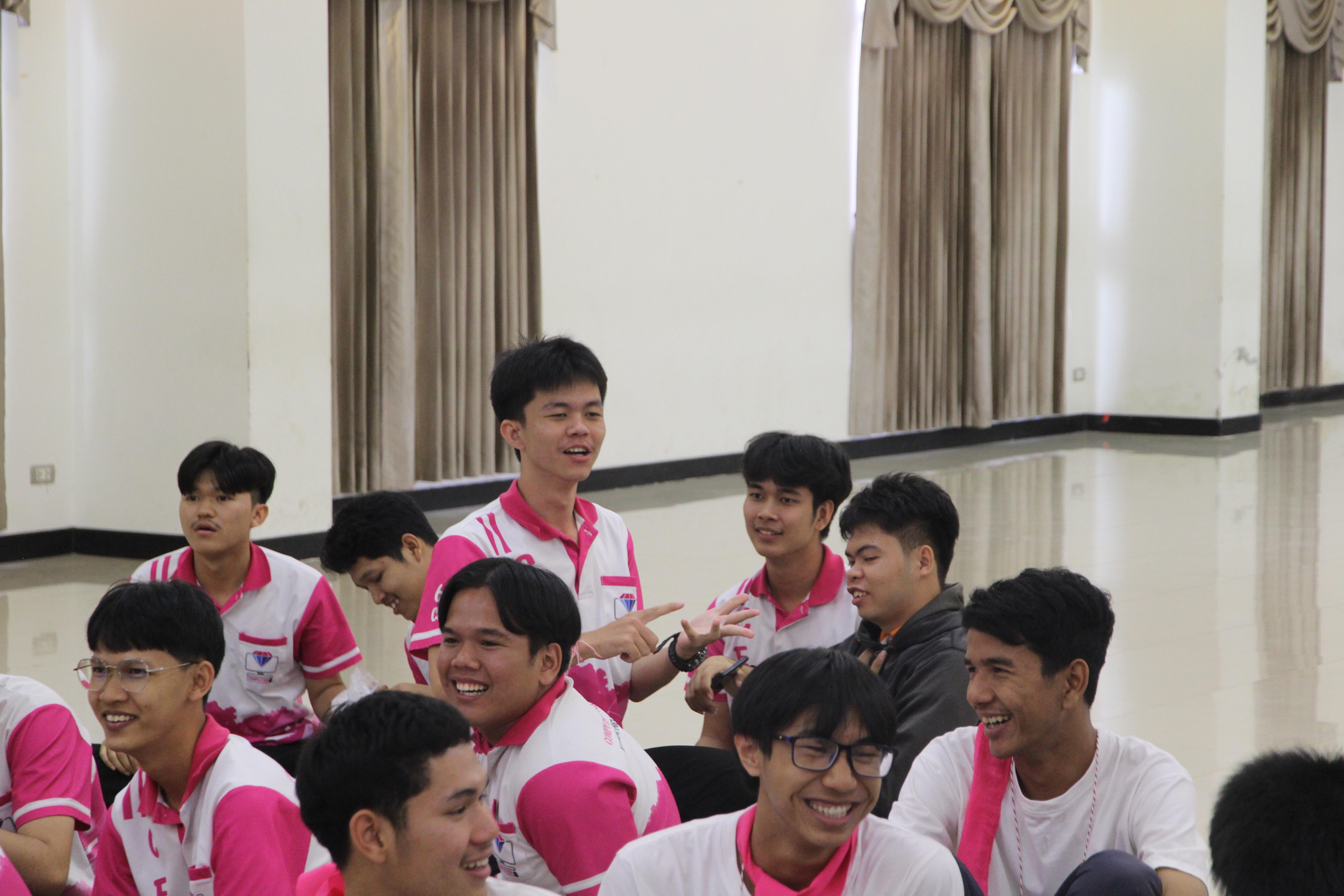 1548. กิจกรรมผูกข้อมือ 68