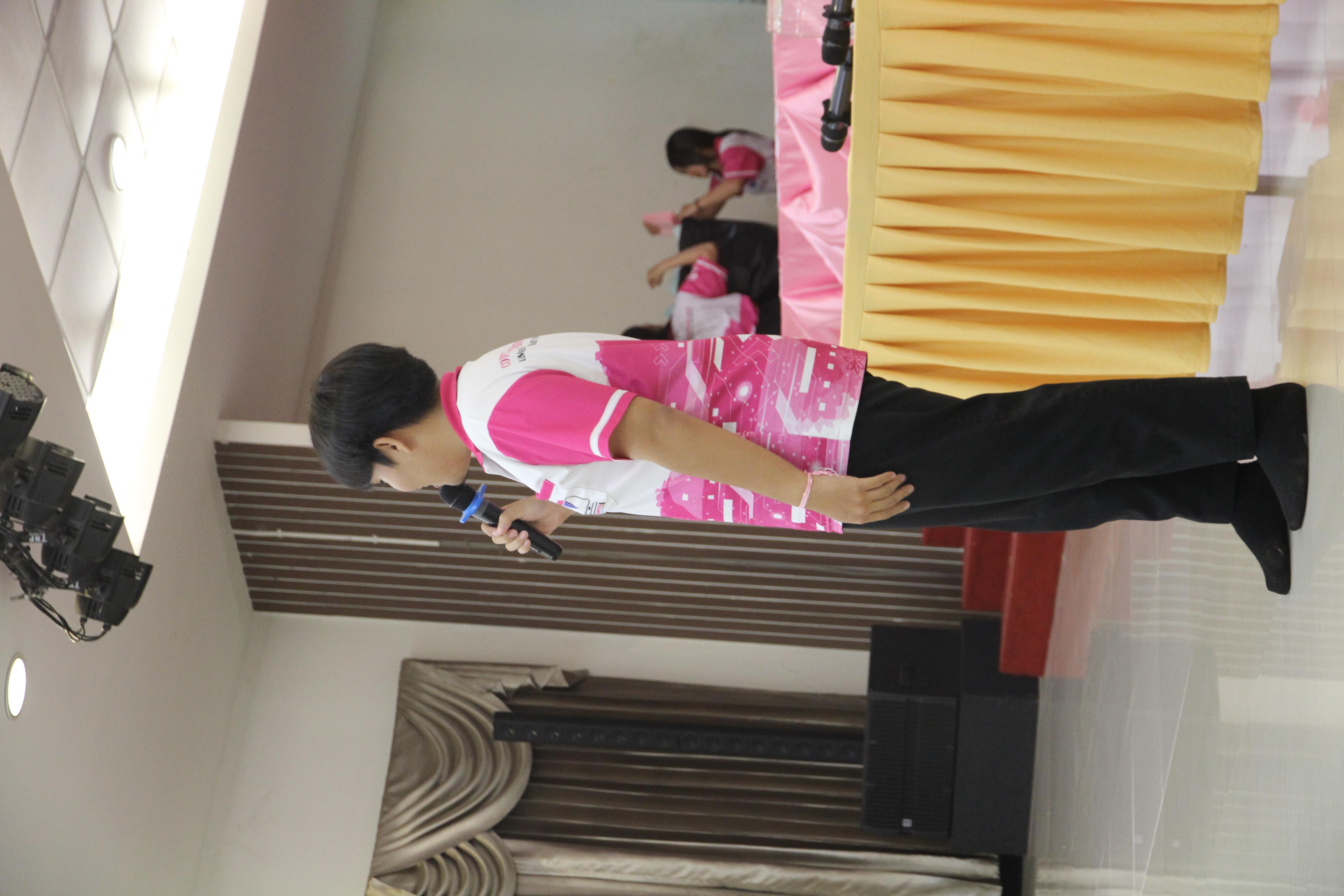 1639. กิจกรรมผูกข้อมือ 68