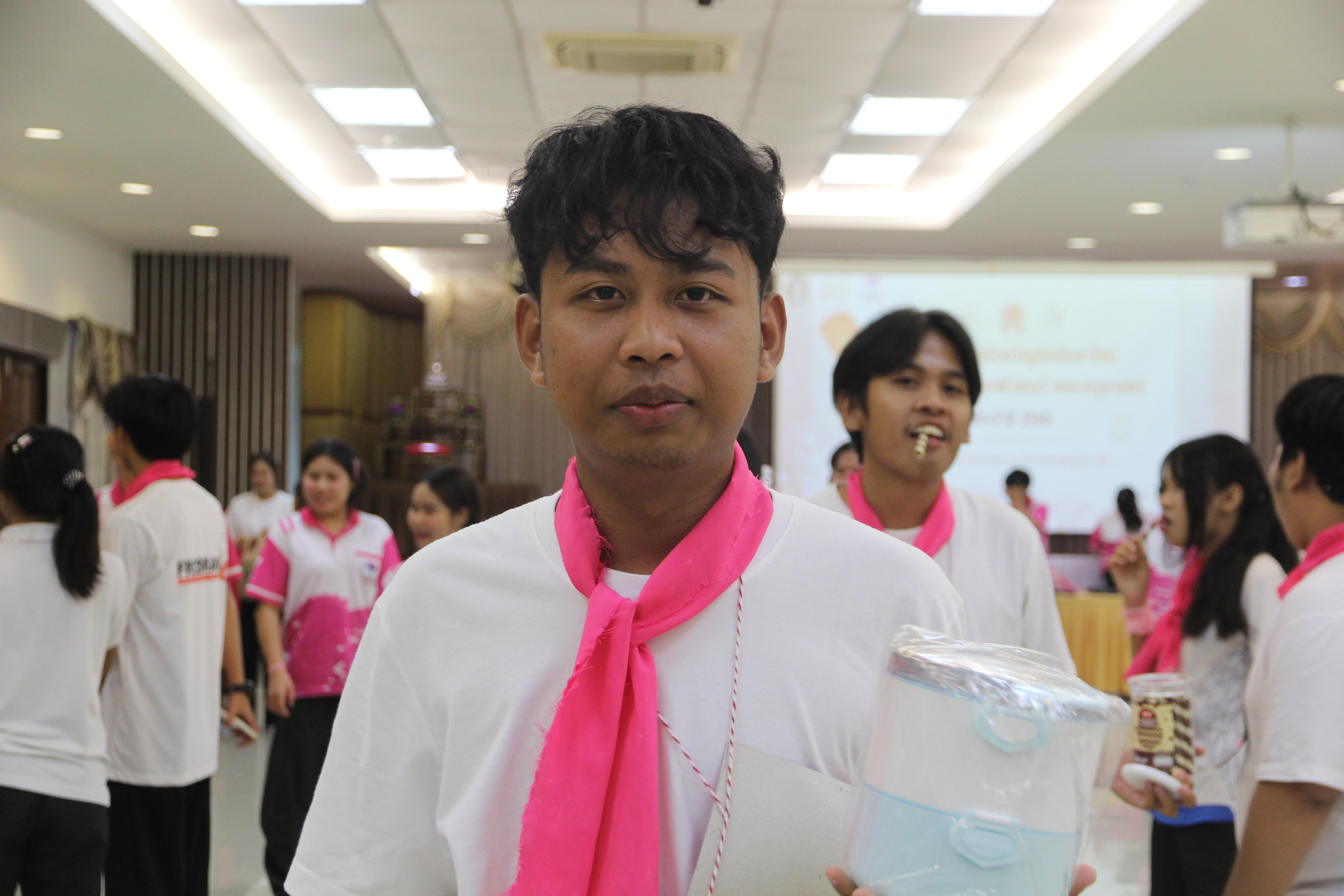 1650. กิจกรรมผูกข้อมือ 68