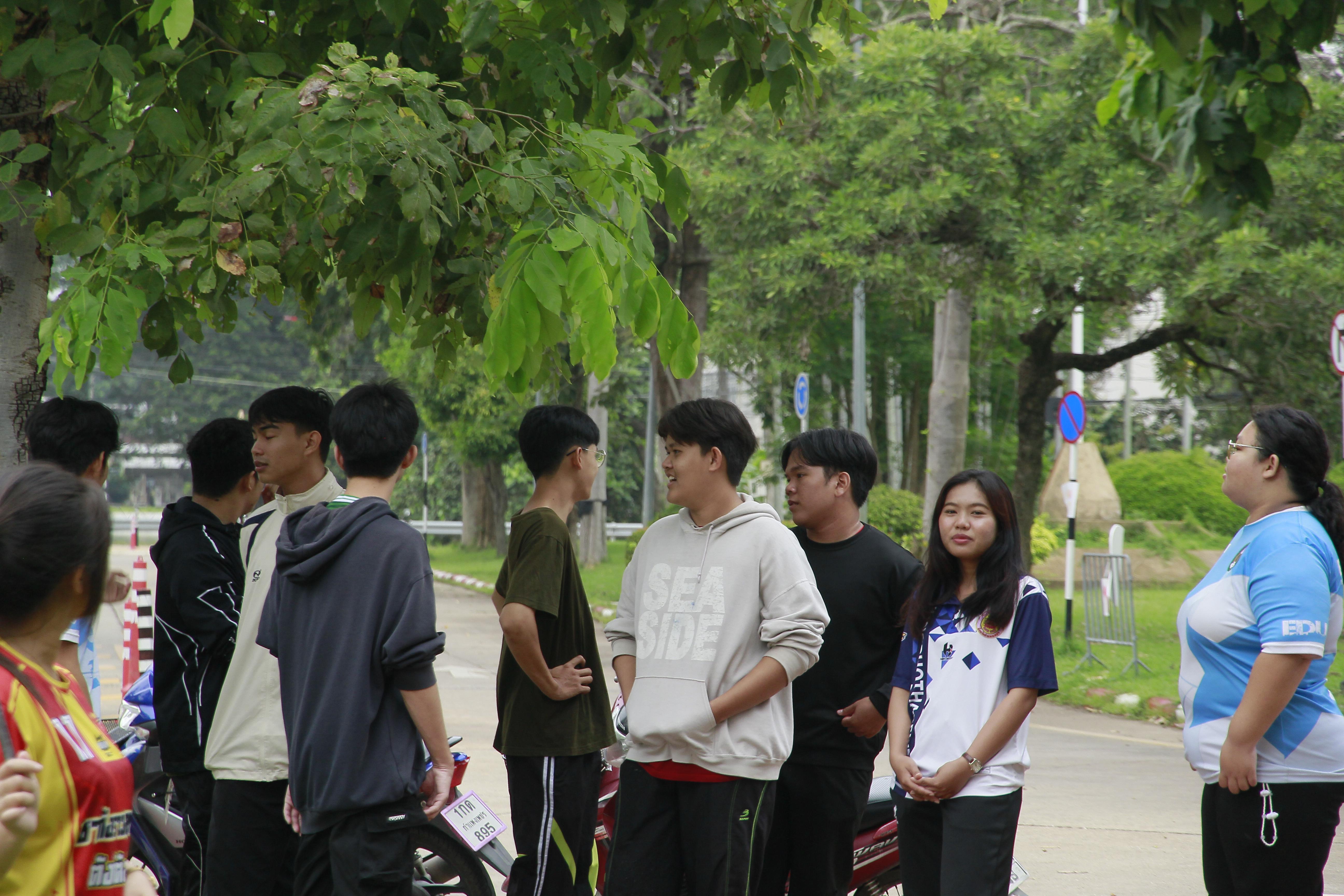 1656. กิจกรรมผูกข้อมือ 68