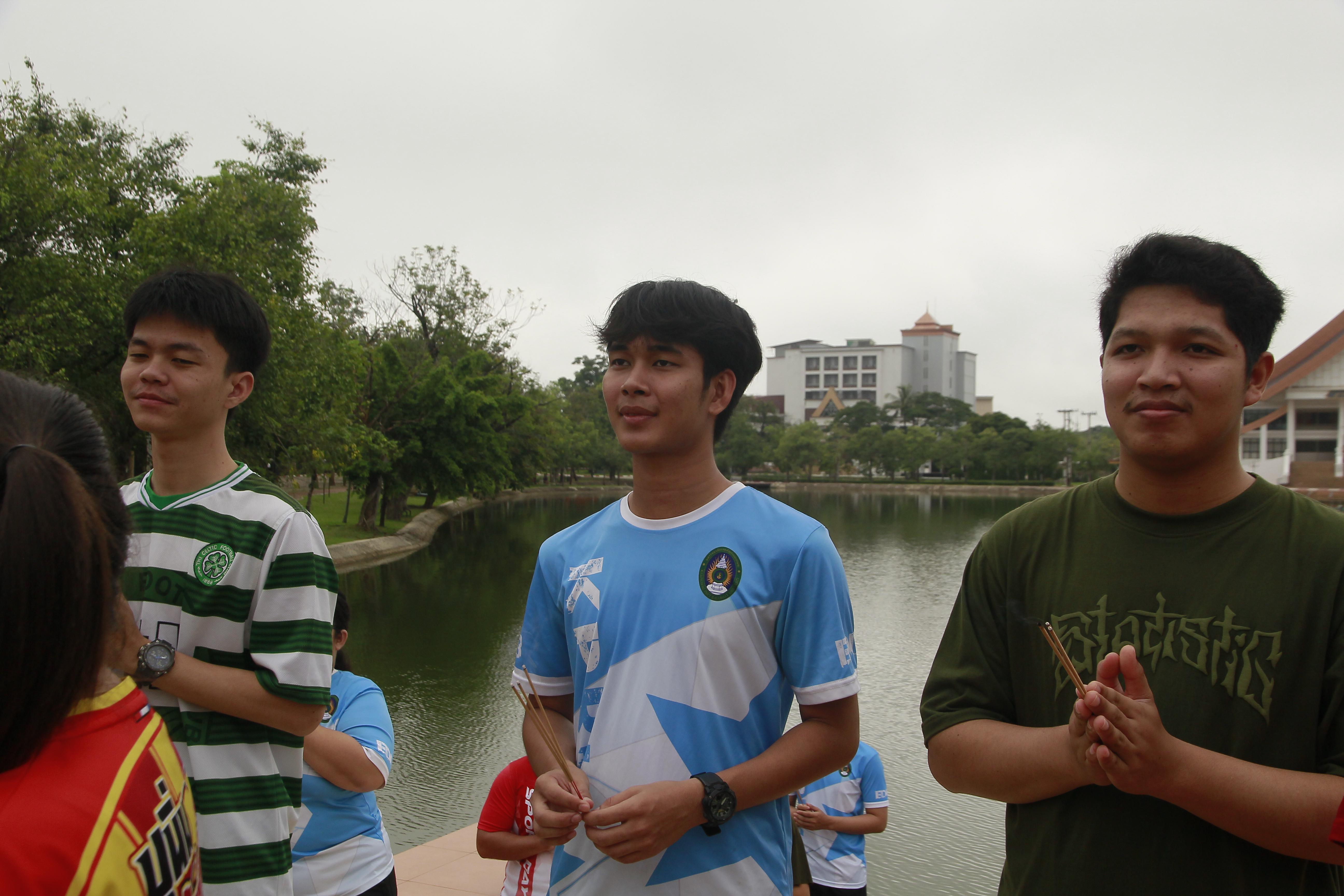 1660. กิจกรรมผูกข้อมือ 68