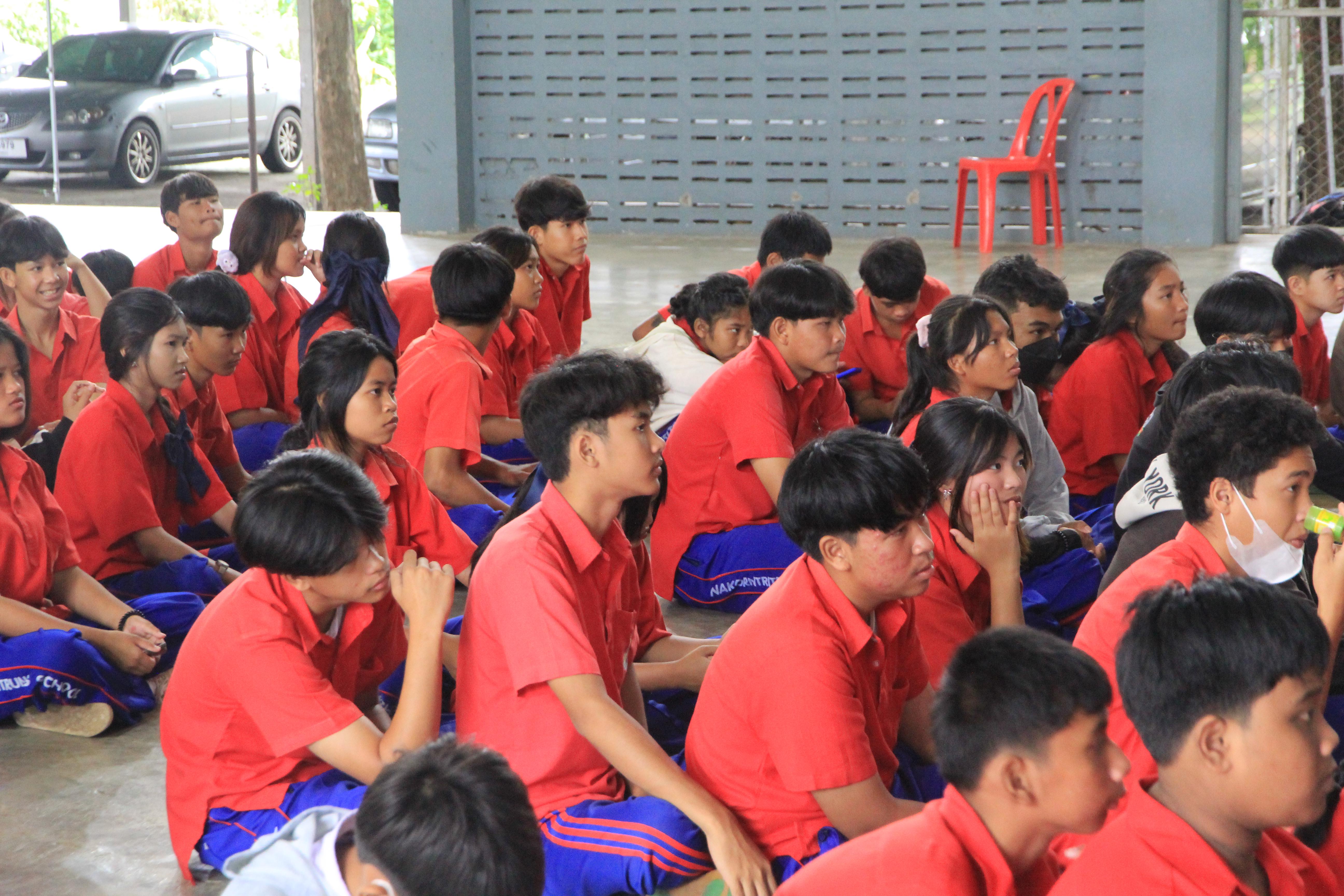 48. โปรแกรมวิชาคอมพิวเตอร์ ร่วมจัดค่ายวิชาการ ให้กับนักเรียนมัธยมศึกษาปีที่ 1-6 ณ โรงเรียนนครไตรตรึงษ์