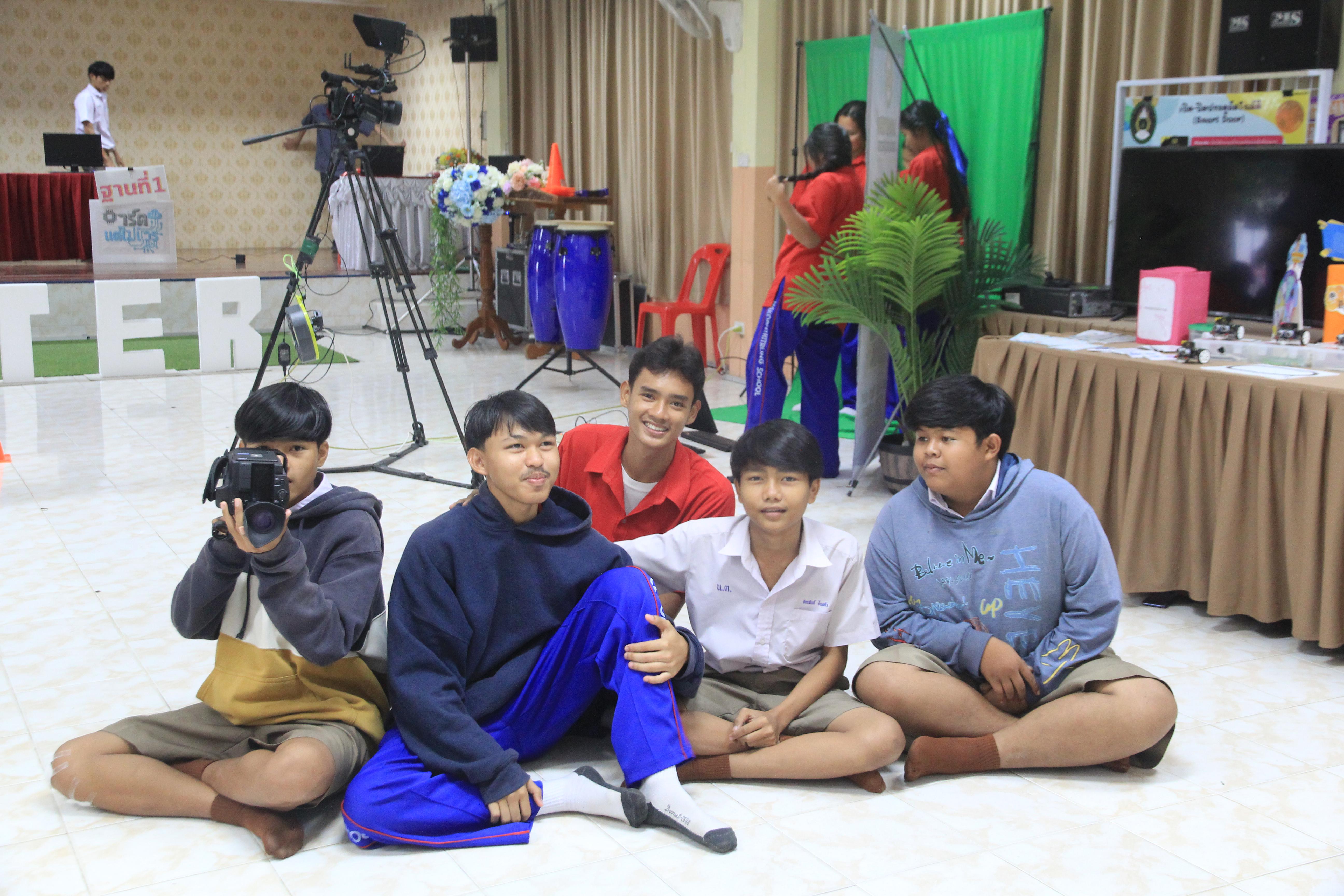123. โปรแกรมวิชาคอมพิวเตอร์ ร่วมจัดค่ายวิชาการ ให้กับนักเรียนมัธยมศึกษาปีที่ 1-6 ณ โรงเรียนนครไตรตรึงษ์