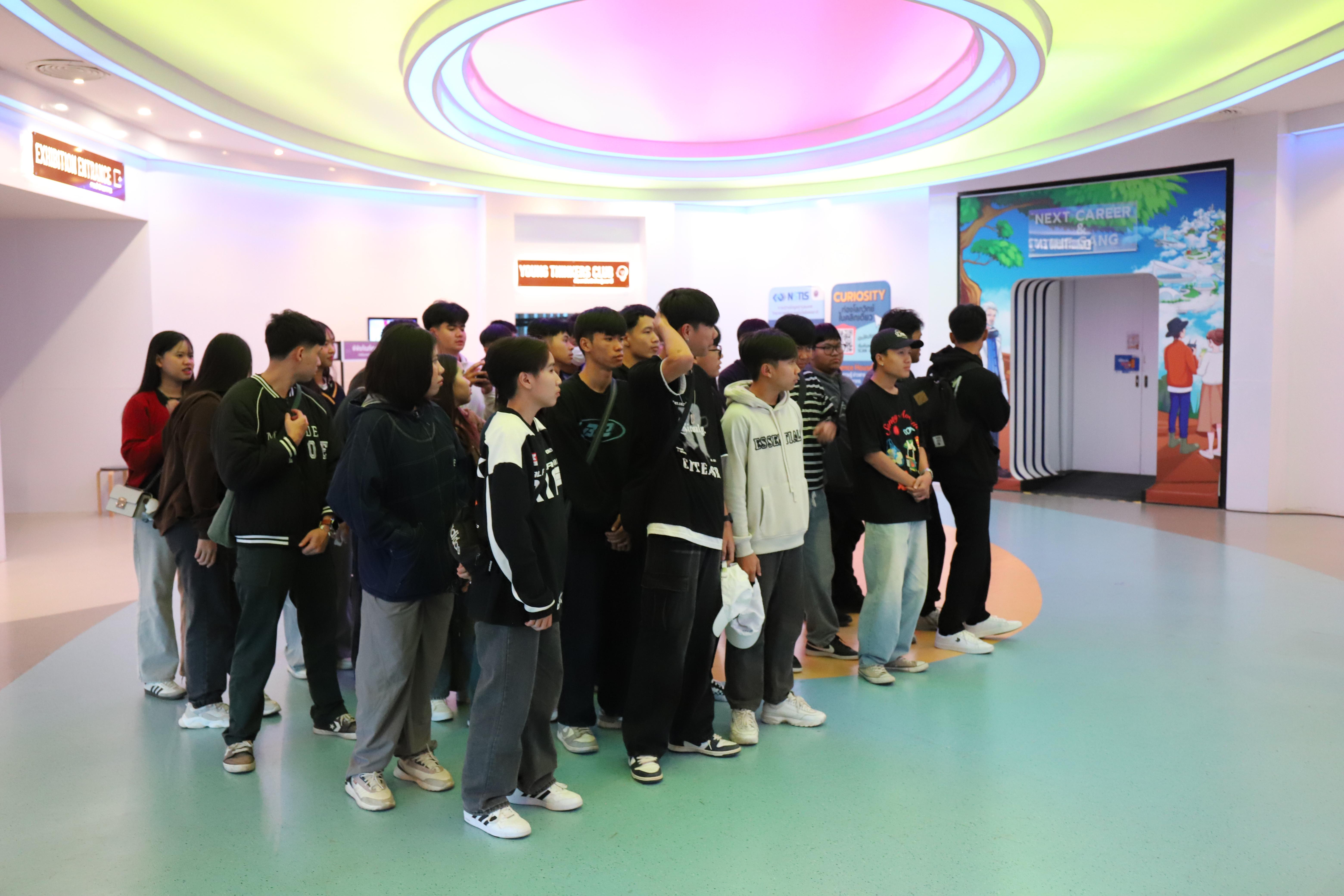 1. ศึกษาดูงาน