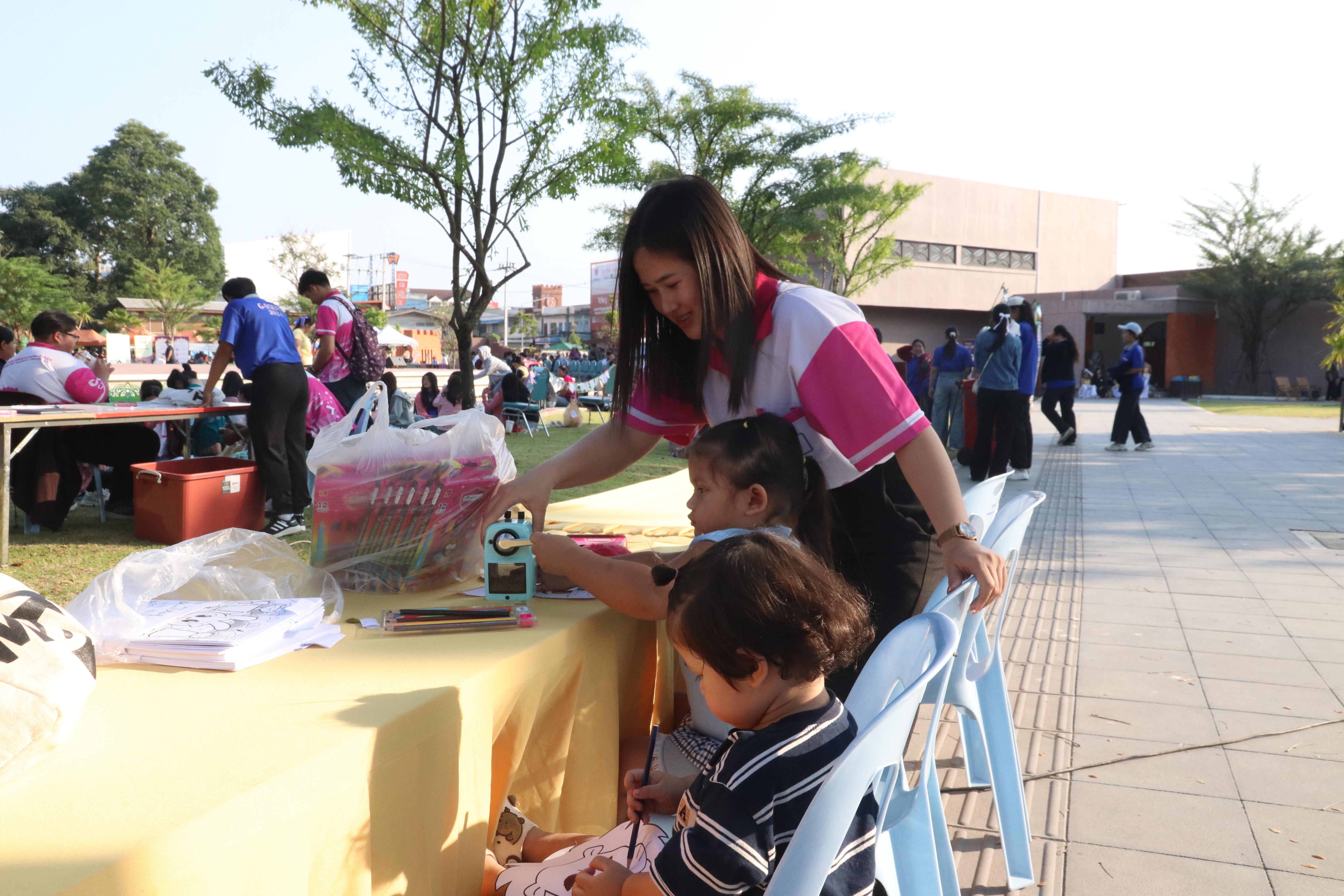 2. งานศิลปในสวนครั้งที่ 23