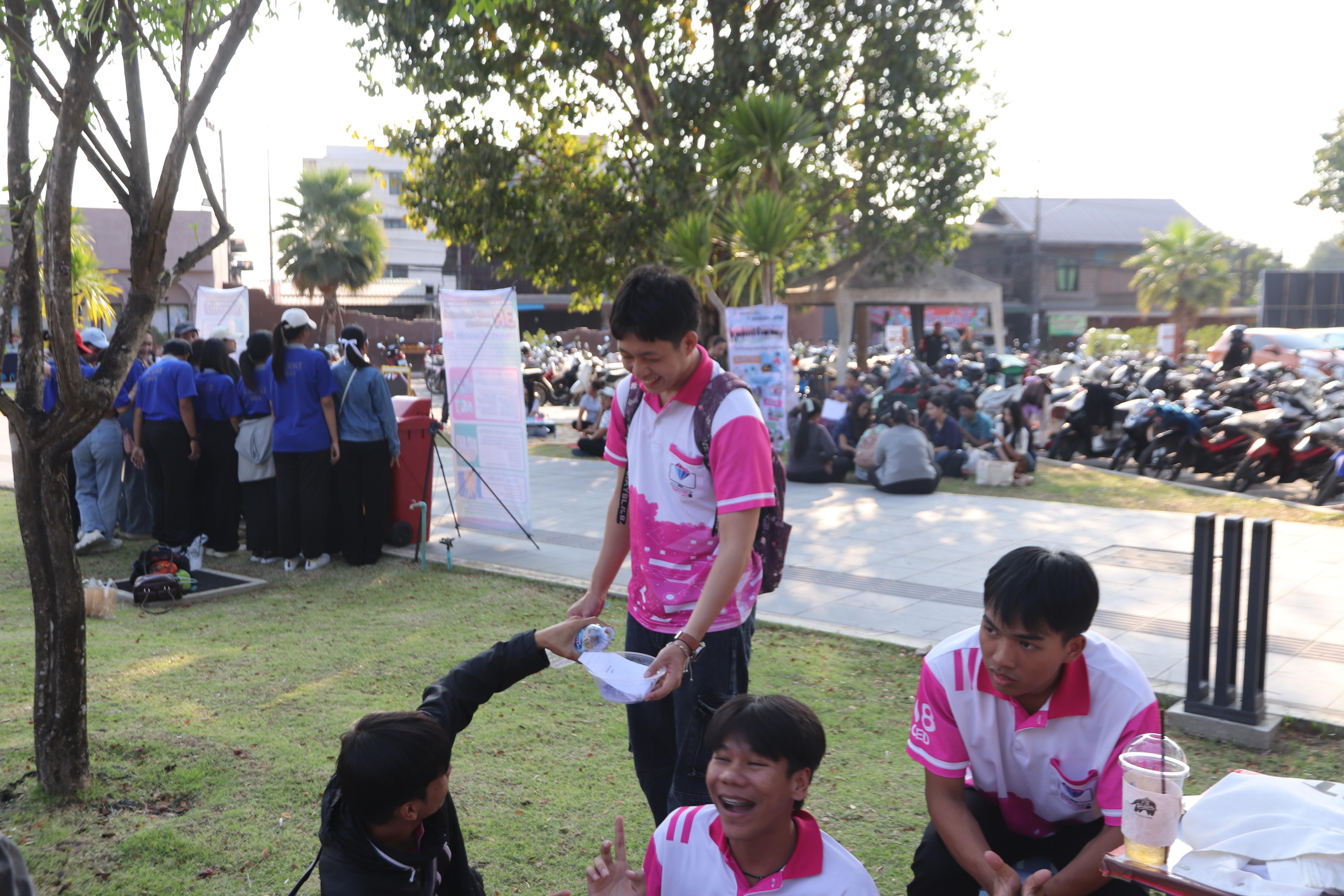 6. งานศิลปในสวนครั้งที่23