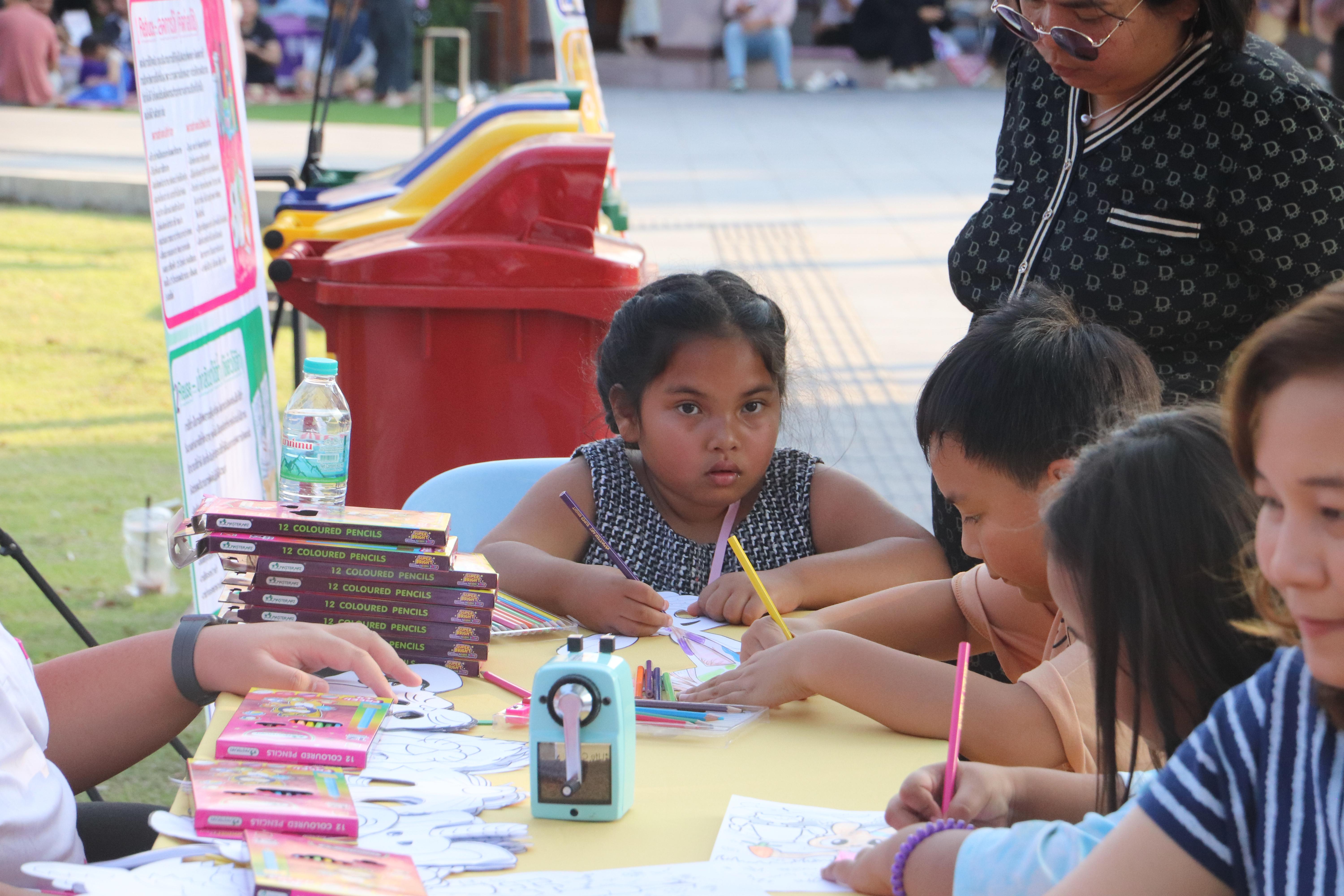 24. งานศิลปในสวนครั้งที่23