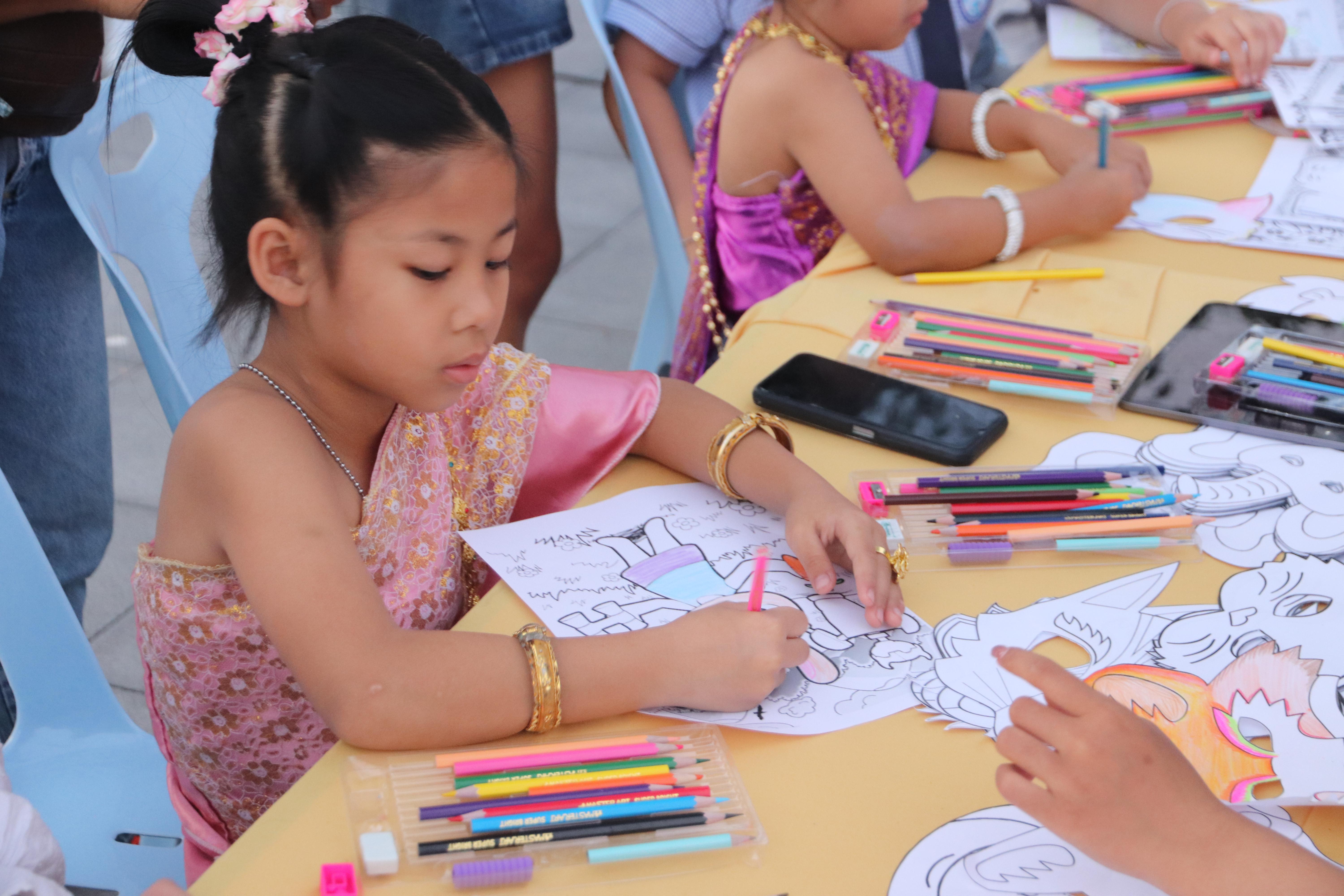 82. งานศิลปในสวนครั้งที่23