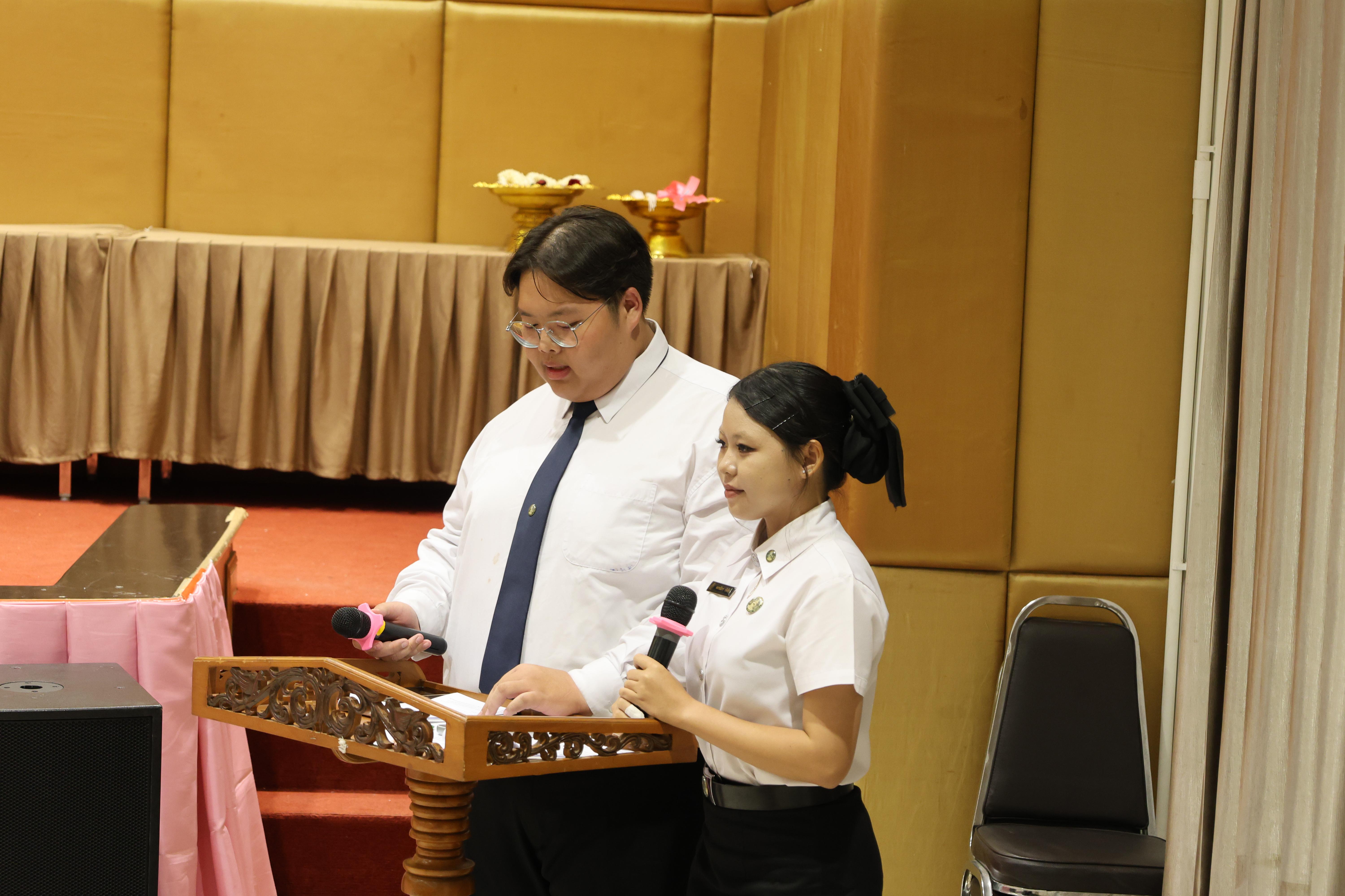 2. ไหว้ครูโปรแกรมวิชาคอมพิวตอร์และพิธีมอบโบว์ให้กับนักศึกษาใหม่ประจำปี 2569