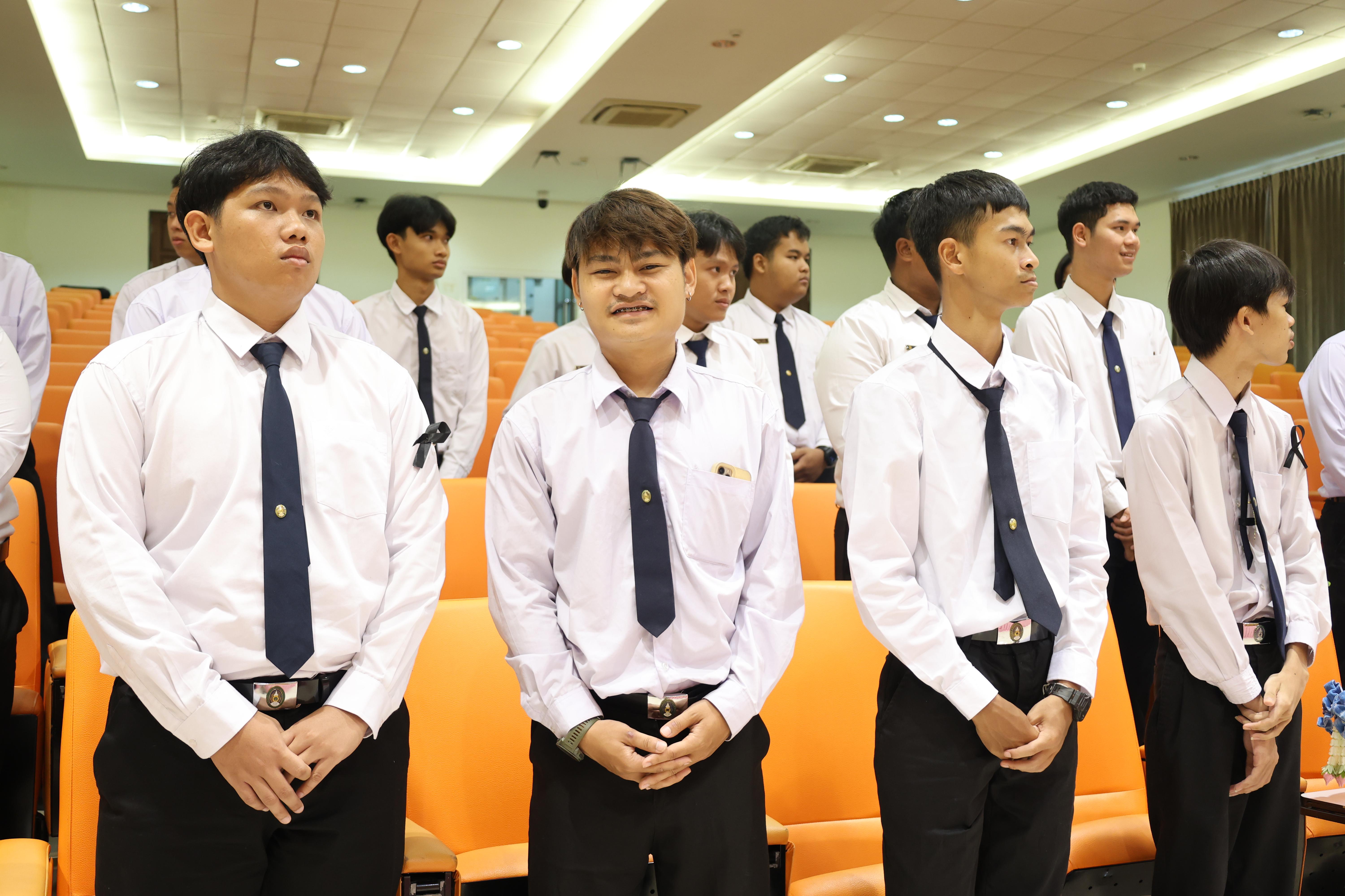 13. ไหว้ครูโปรแกรมวิชาคอมพิวตอร์และพิธีมอบโบว์ให้กับนักศึกษาใหม่ประจำปี 2569