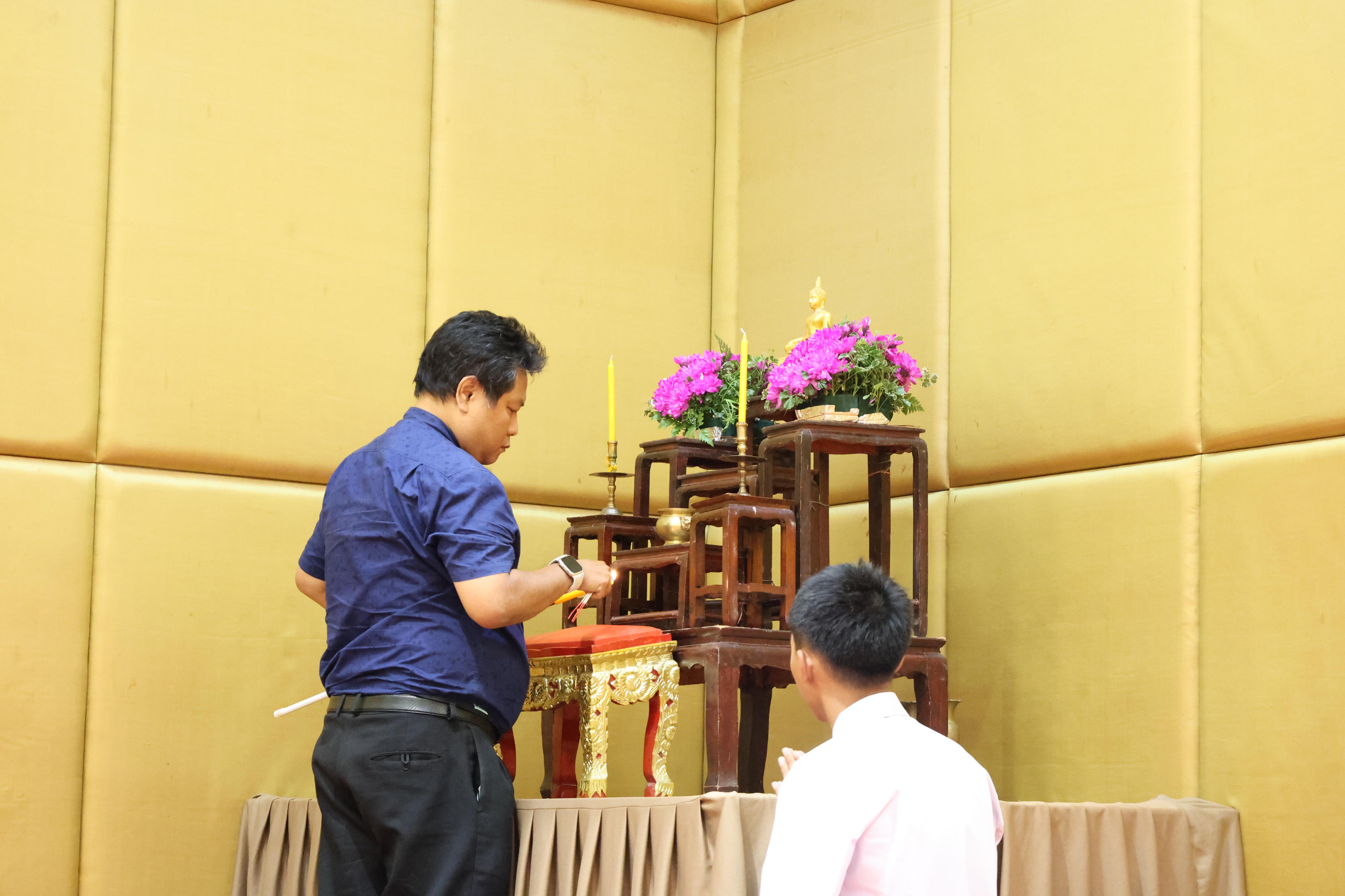 16. ไหว้ครูโปรแกรมวิชาคอมพิวตอร์และพิธีมอบโบว์ให้กับนักศึกษาใหม่ประจำปี 2569
