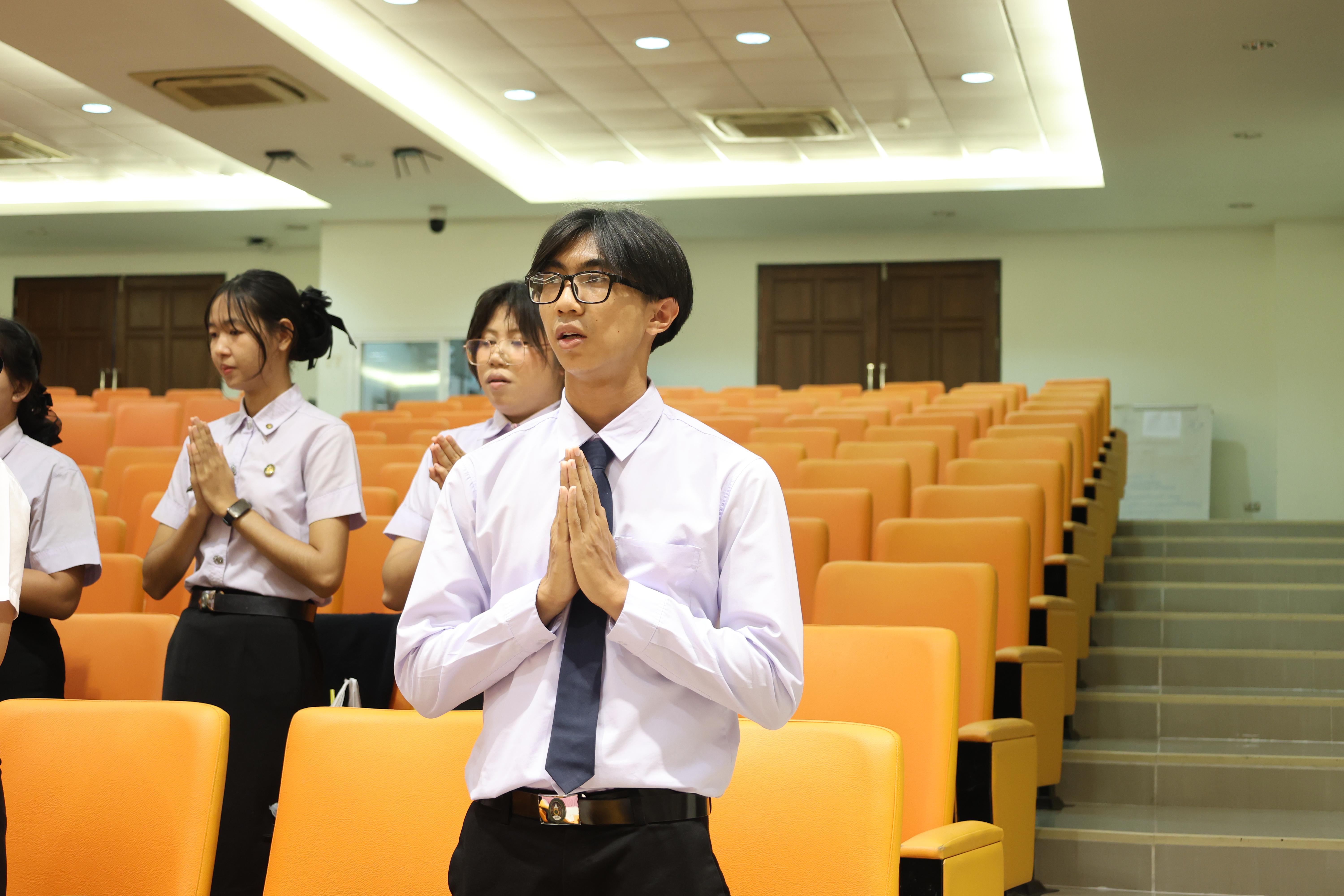 24. ไหว้ครูโปรแกรมวิชาคอมพิวตอร์และพิธีมอบโบว์ให้กับนักศึกษาใหม่ประจำปี 2569