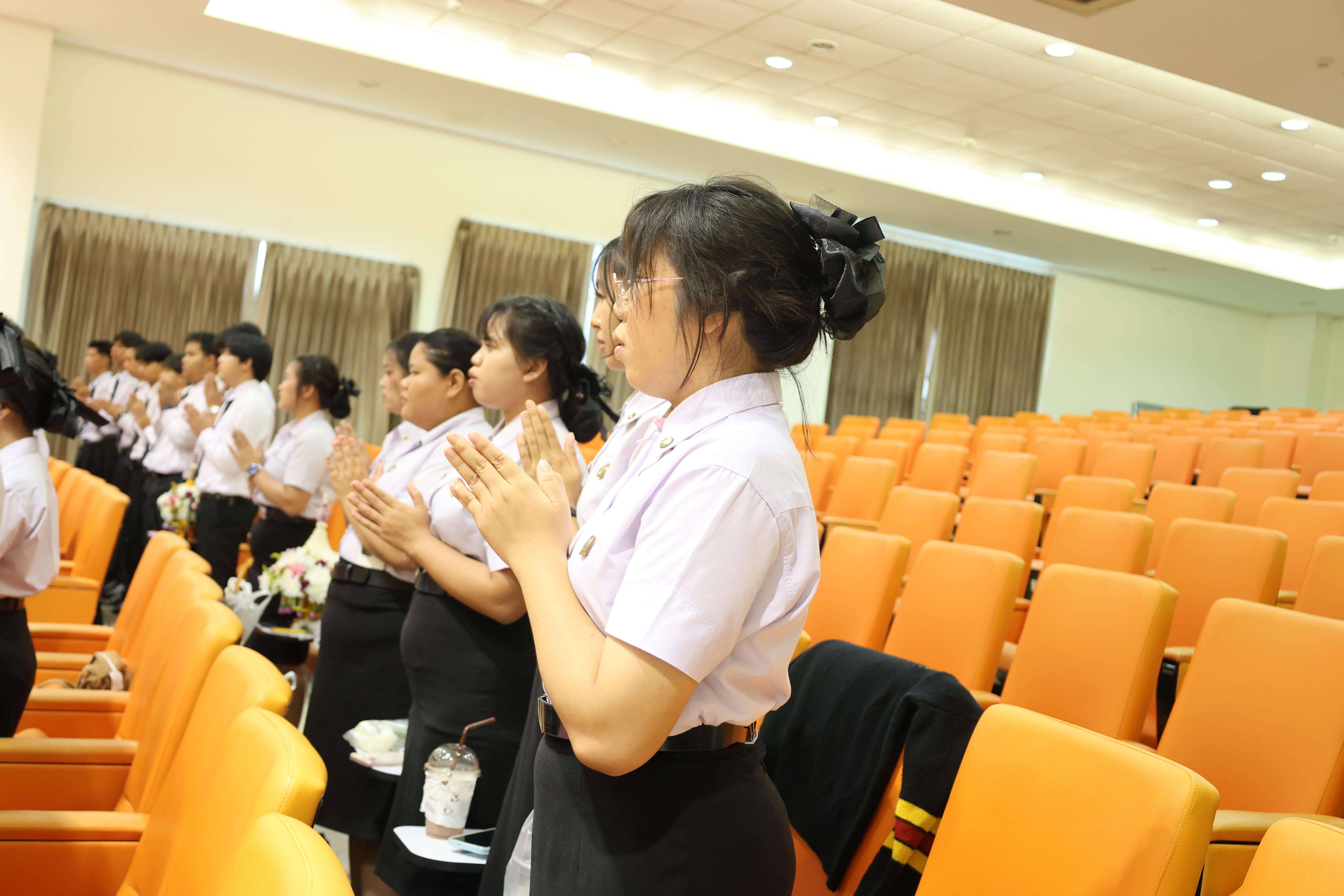 26. ไหว้ครูโปรแกรมวิชาคอมพิวตอร์และพิธีมอบโบว์ให้กับนักศึกษาใหม่ประจำปี 2569