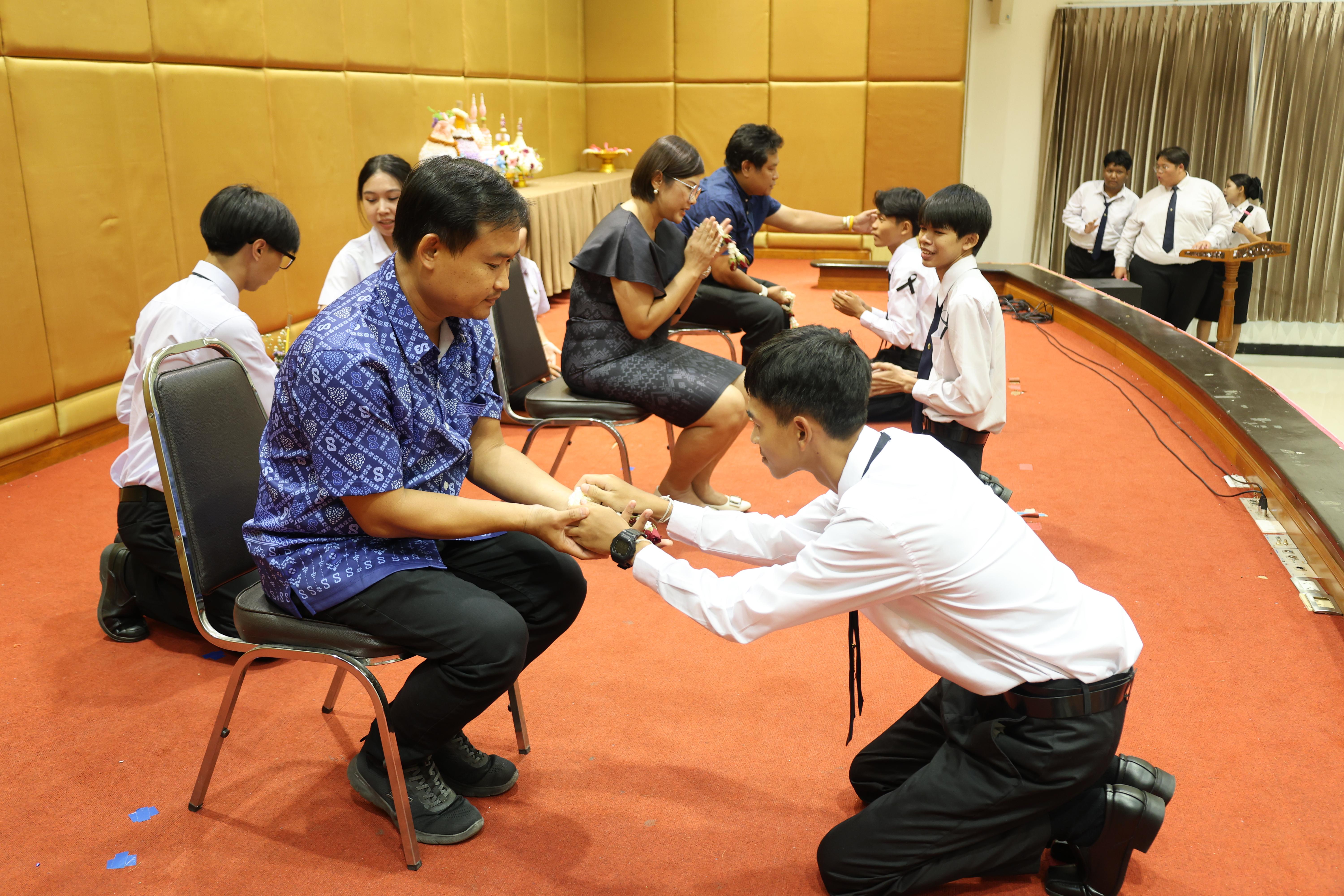 38. ไหว้ครูโปรแกรมวิชาคอมพิวตอร์และพิธีมอบโบว์ให้กับนักศึกษาใหม่ประจำปี 2569