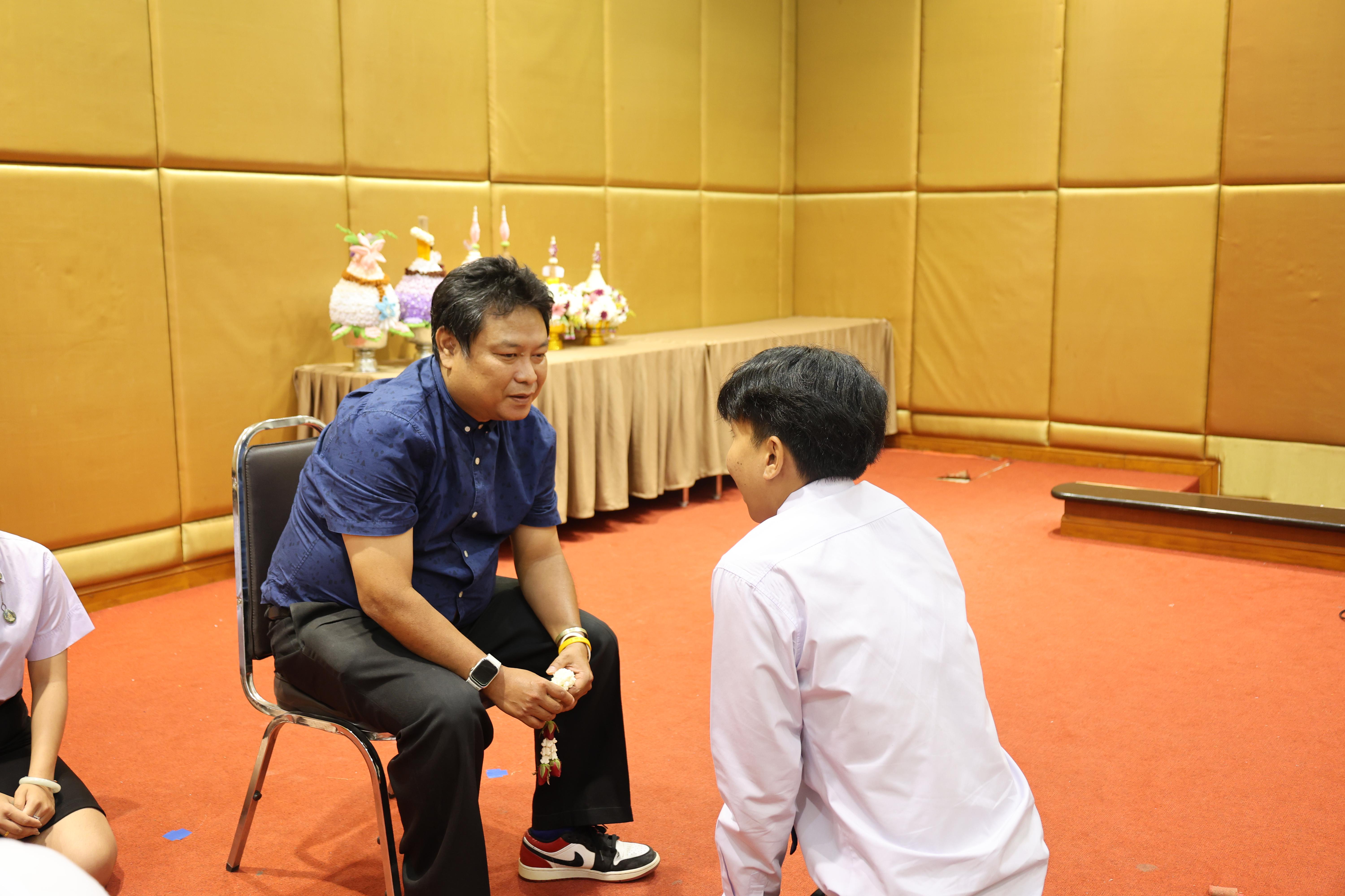 49. ไหว้ครูโปรแกรมวิชาคอมพิวตอร์และพิธีมอบโบว์ให้กับนักศึกษาใหม่ประจำปี 2569