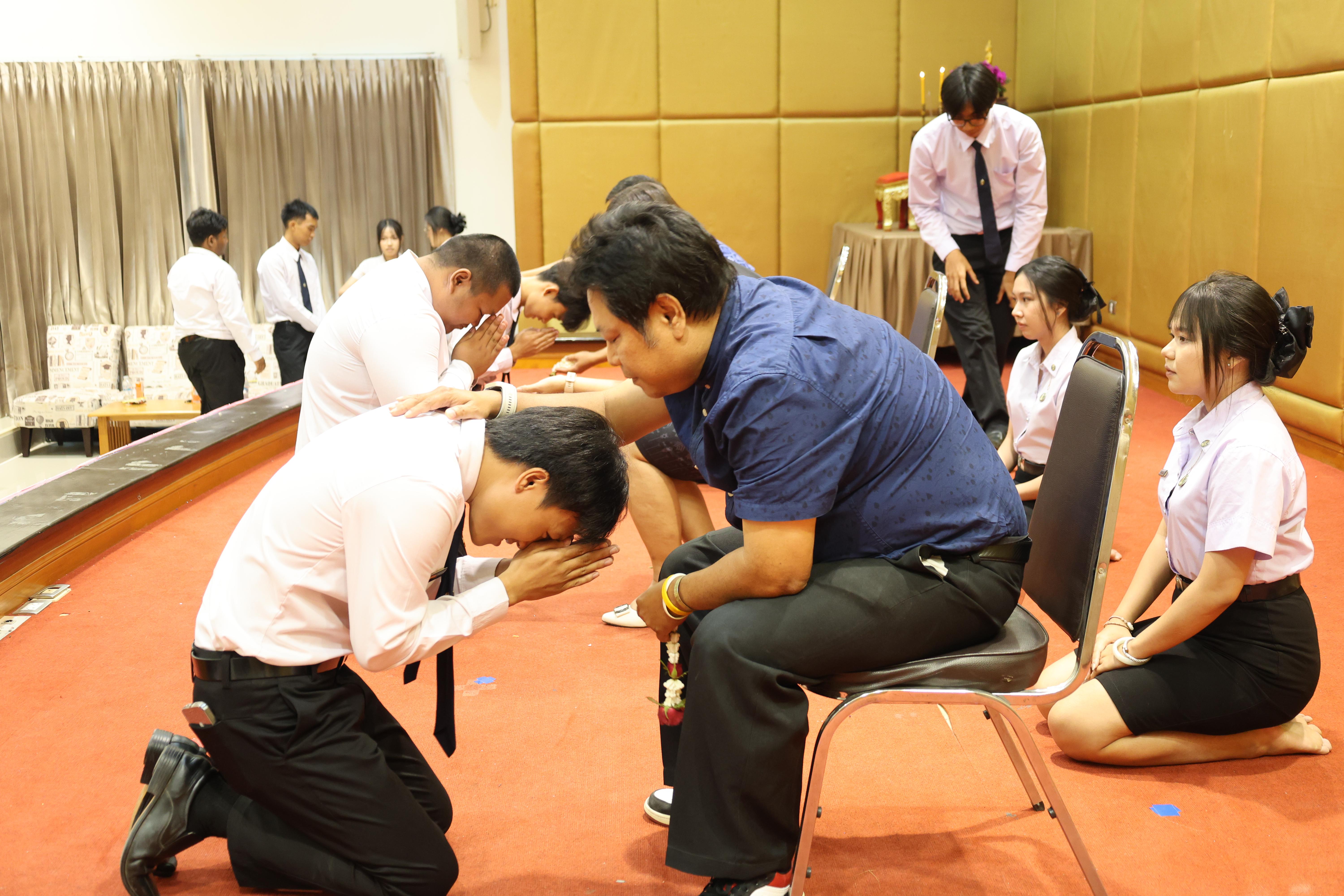 52. ไหว้ครูโปรแกรมวิชาคอมพิวตอร์และพิธีมอบโบว์ให้กับนักศึกษาใหม่ประจำปี 2569