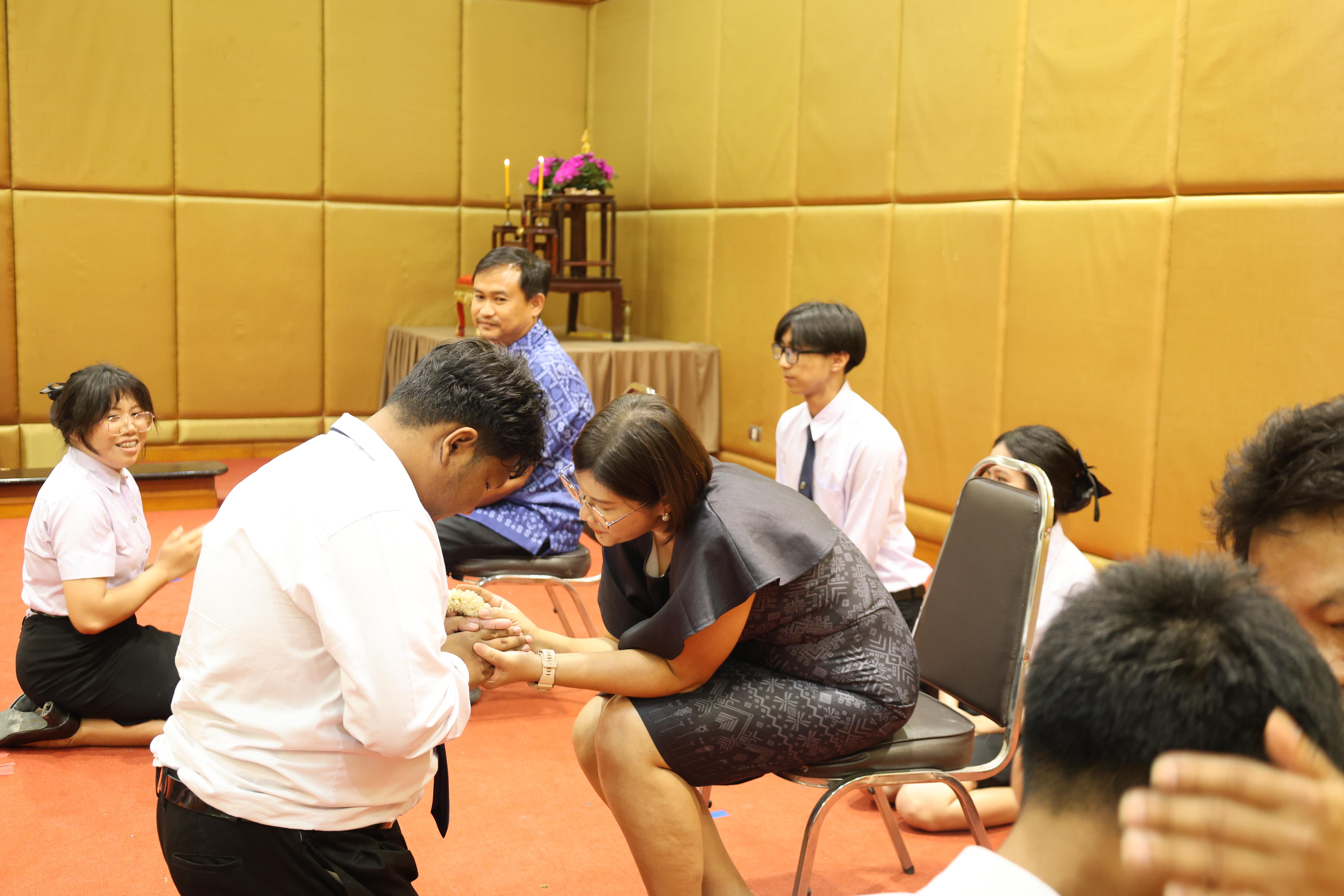 56. ไหว้ครูโปรแกรมวิชาคอมพิวตอร์และพิธีมอบโบว์ให้กับนักศึกษาใหม่ประจำปี 2569
