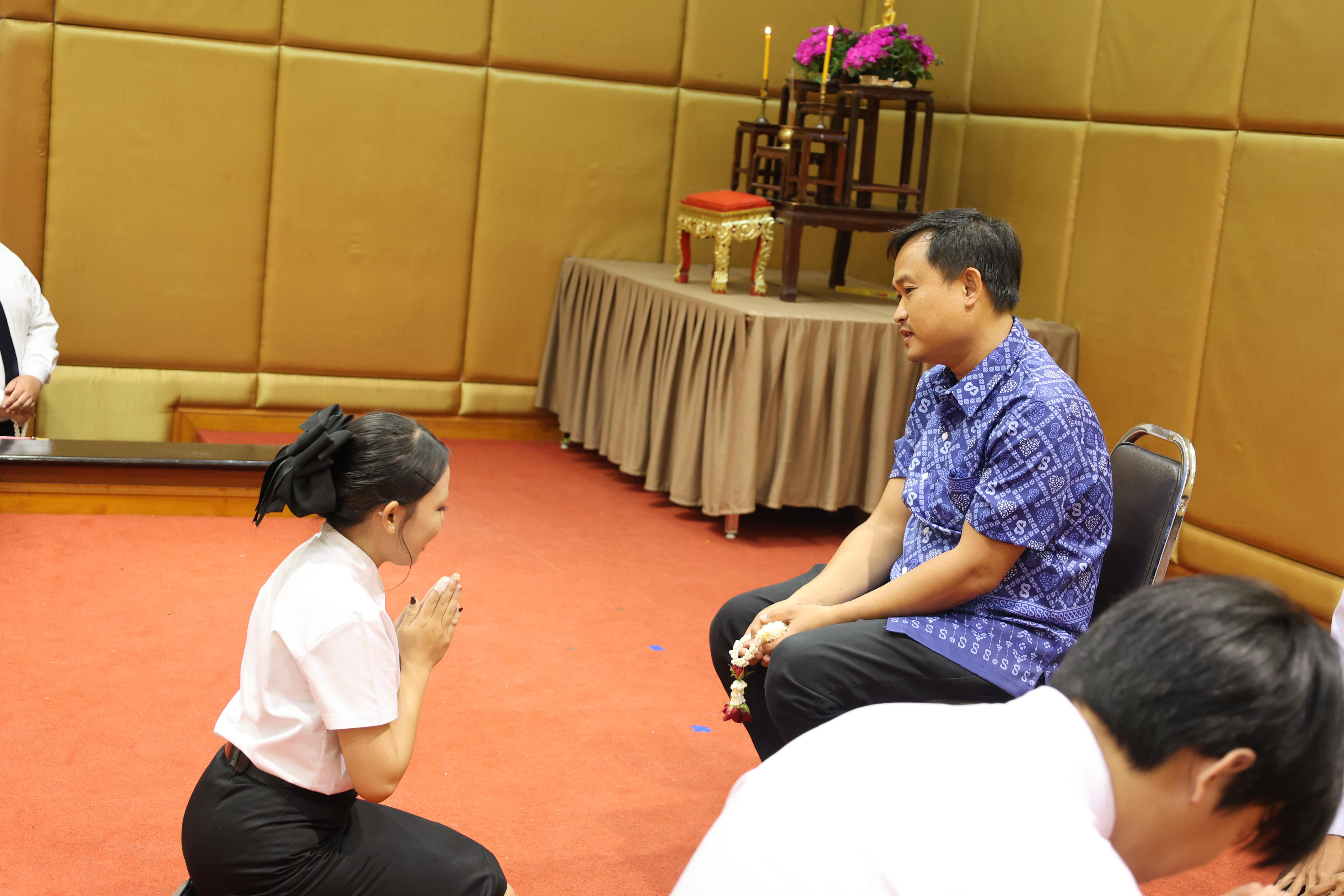 76. ไหว้ครูโปรแกรมวิชาคอมพิวตอร์และพิธีมอบโบว์ให้กับนักศึกษาใหม่ประจำปี 2569