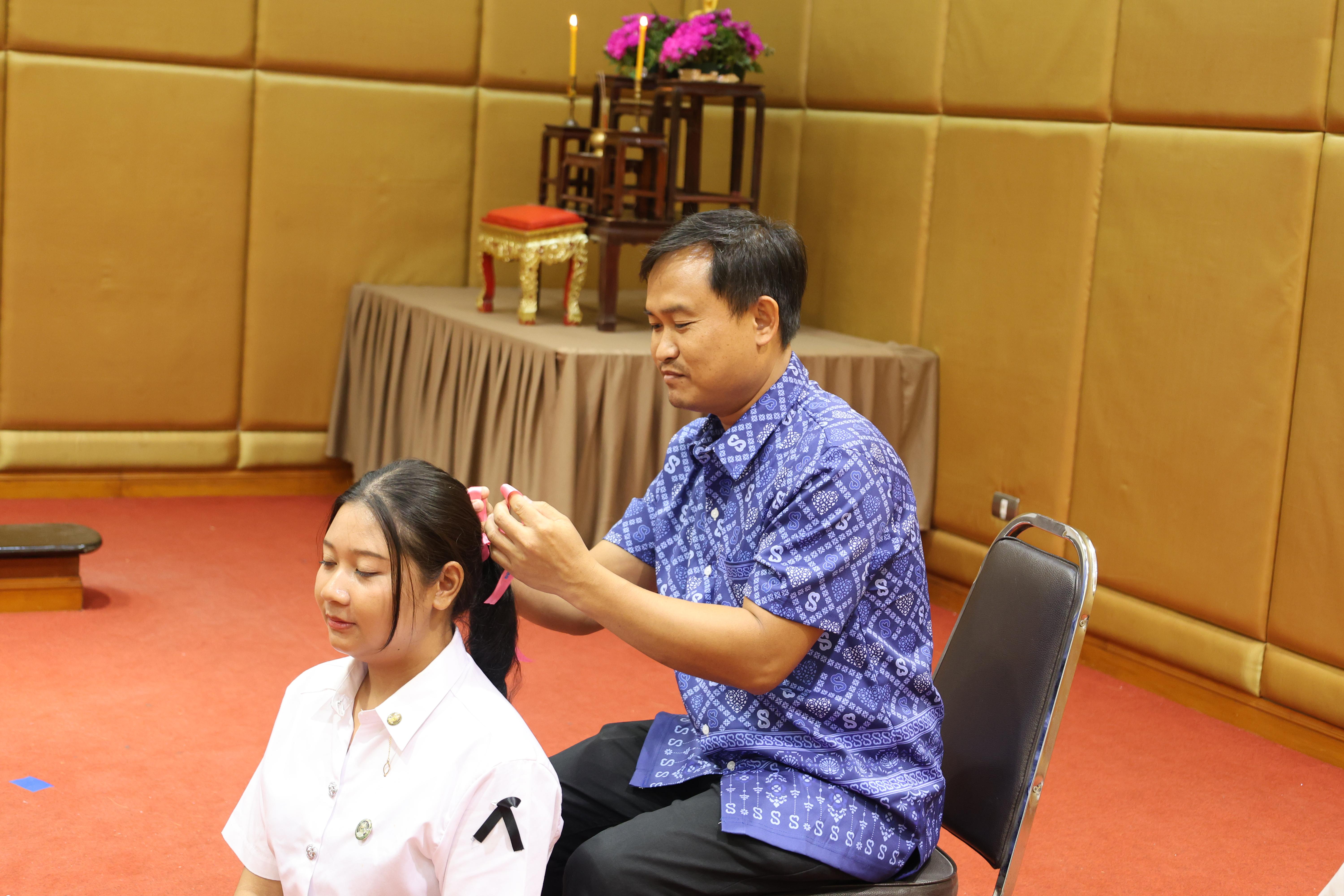97. ไหว้ครูโปรแกรมวิชาคอมพิวตอร์และพิธีมอบโบว์ให้กับนักศึกษาใหม่ประจำปี 2569