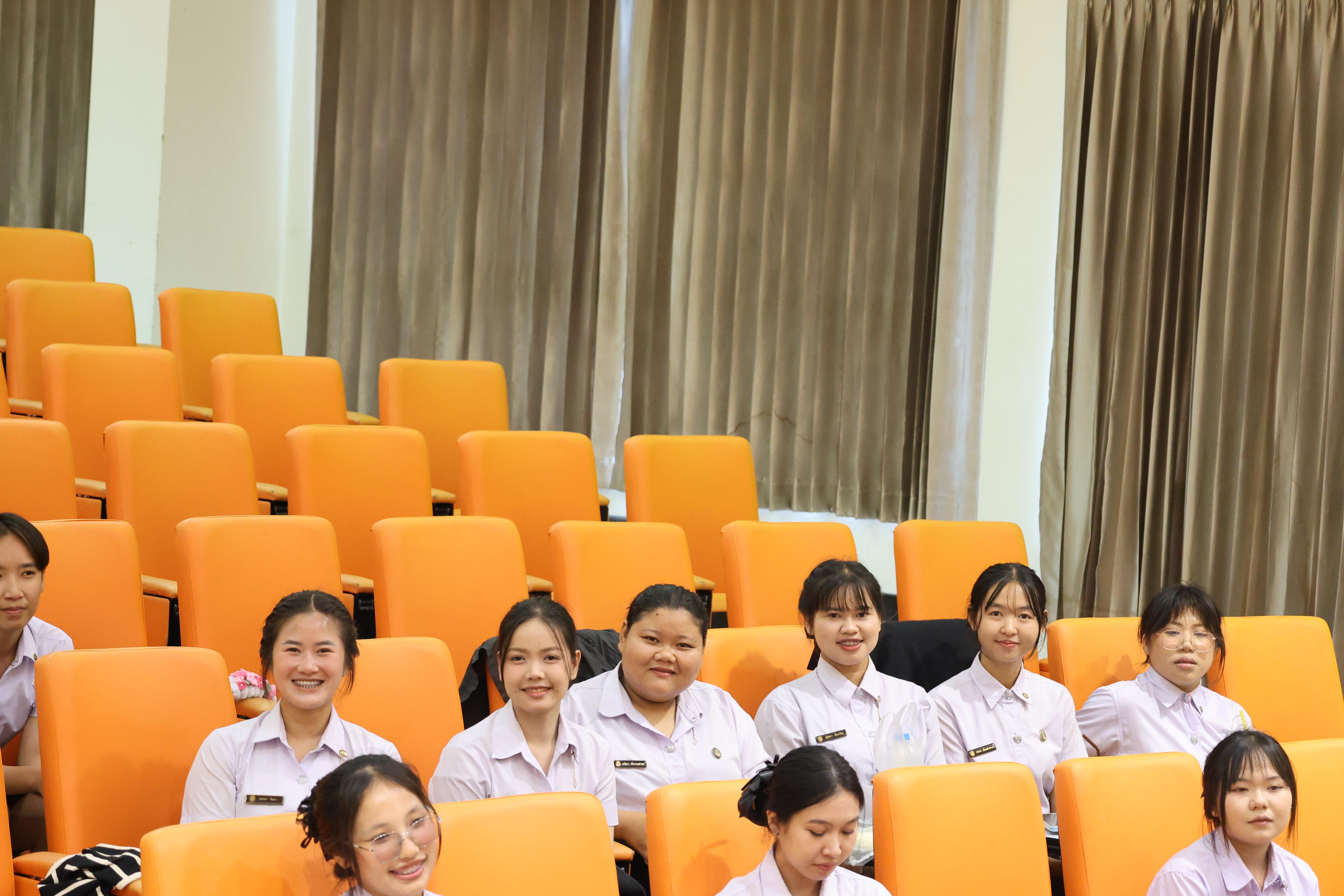 105. ไหว้ครูโปรแกรมวิชาคอมพิวตอร์และพิธีมอบโบว์ให้กับนักศึกษาใหม่ประจำปี 2569