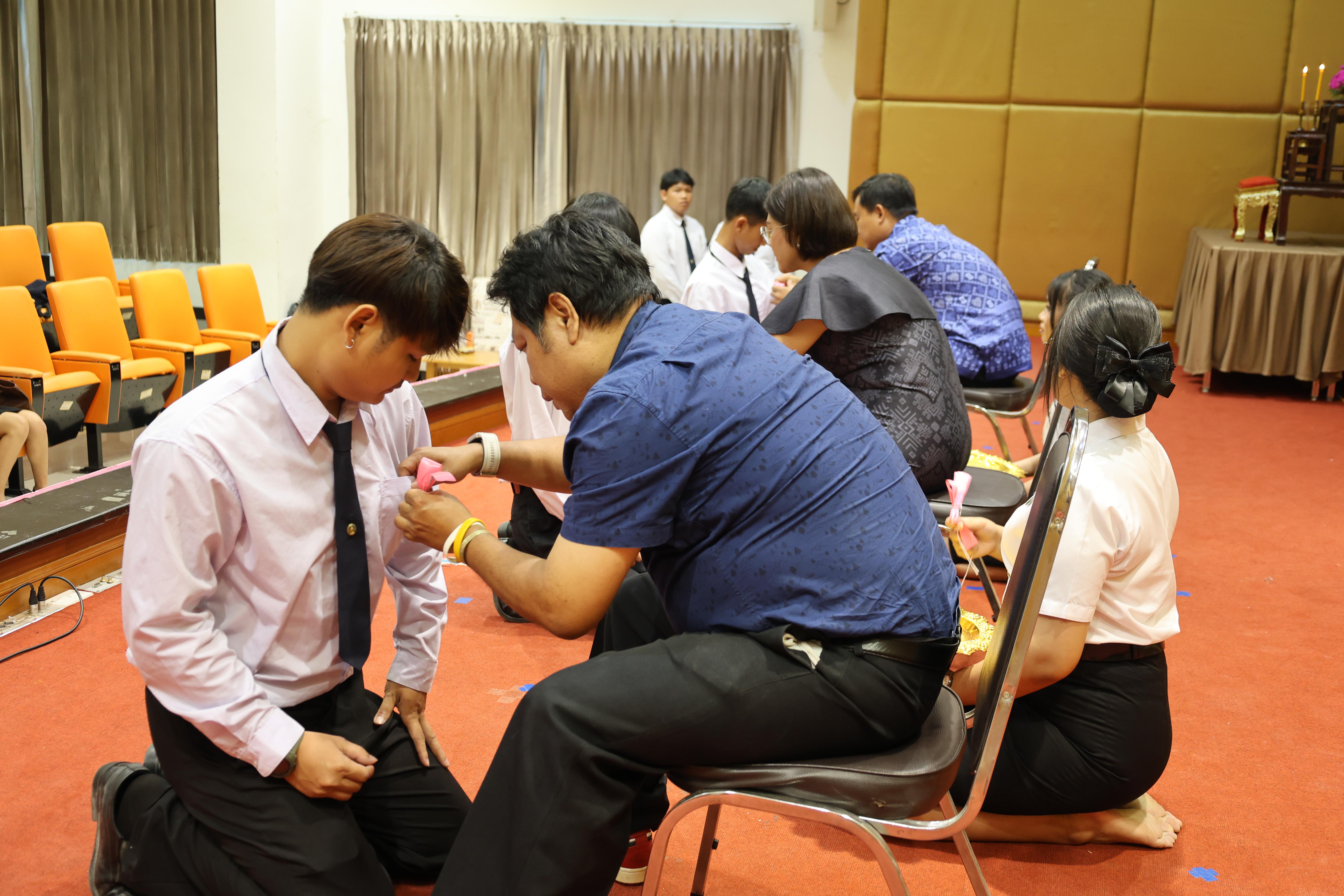 112. ไหว้ครูโปรแกรมวิชาคอมพิวตอร์และพิธีมอบโบว์ให้กับนักศึกษาใหม่ประจำปี 2569