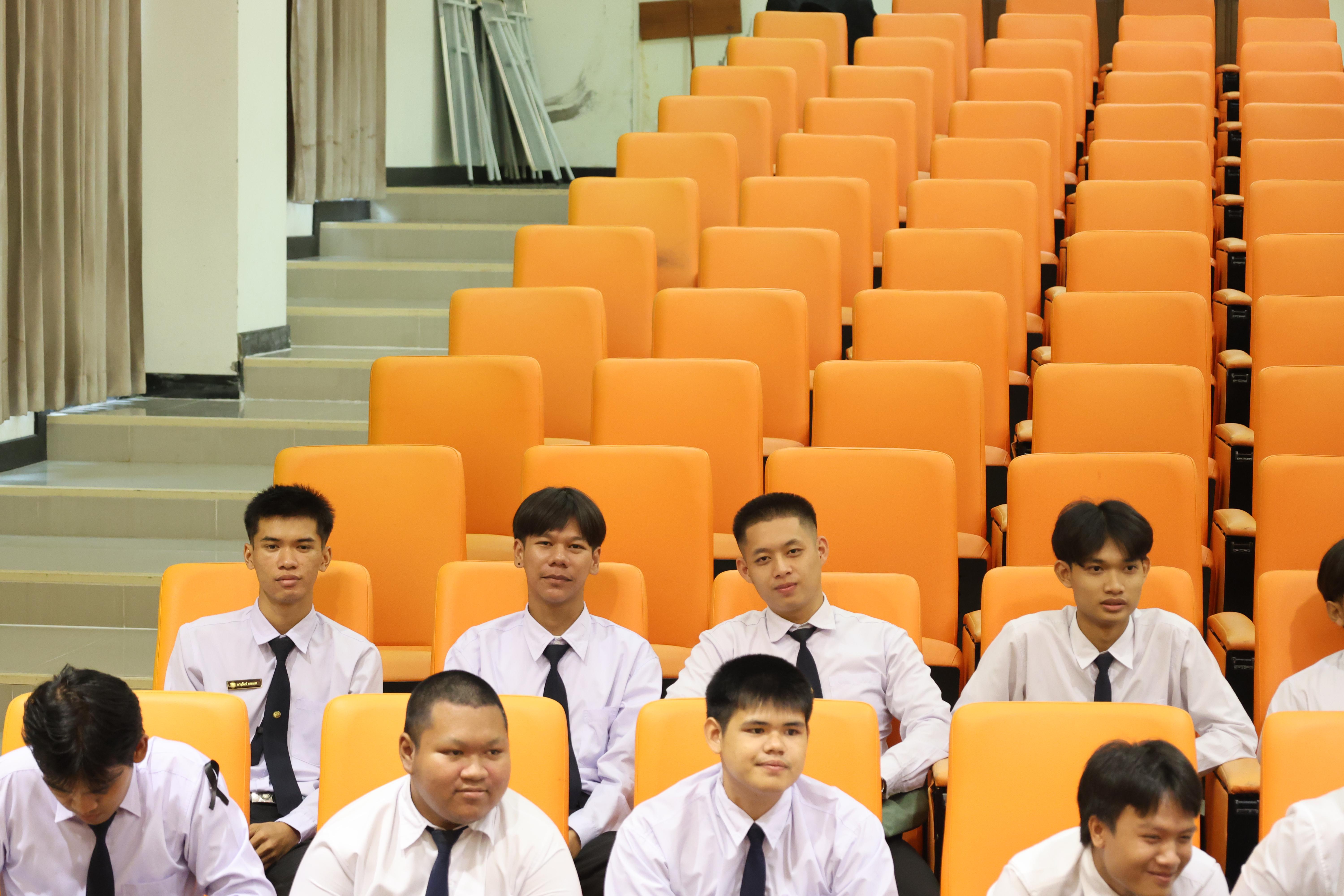 117. ไหว้ครูโปรแกรมวิชาคอมพิวตอร์และพิธีมอบโบว์ให้กับนักศึกษาใหม่ประจำปี 2569