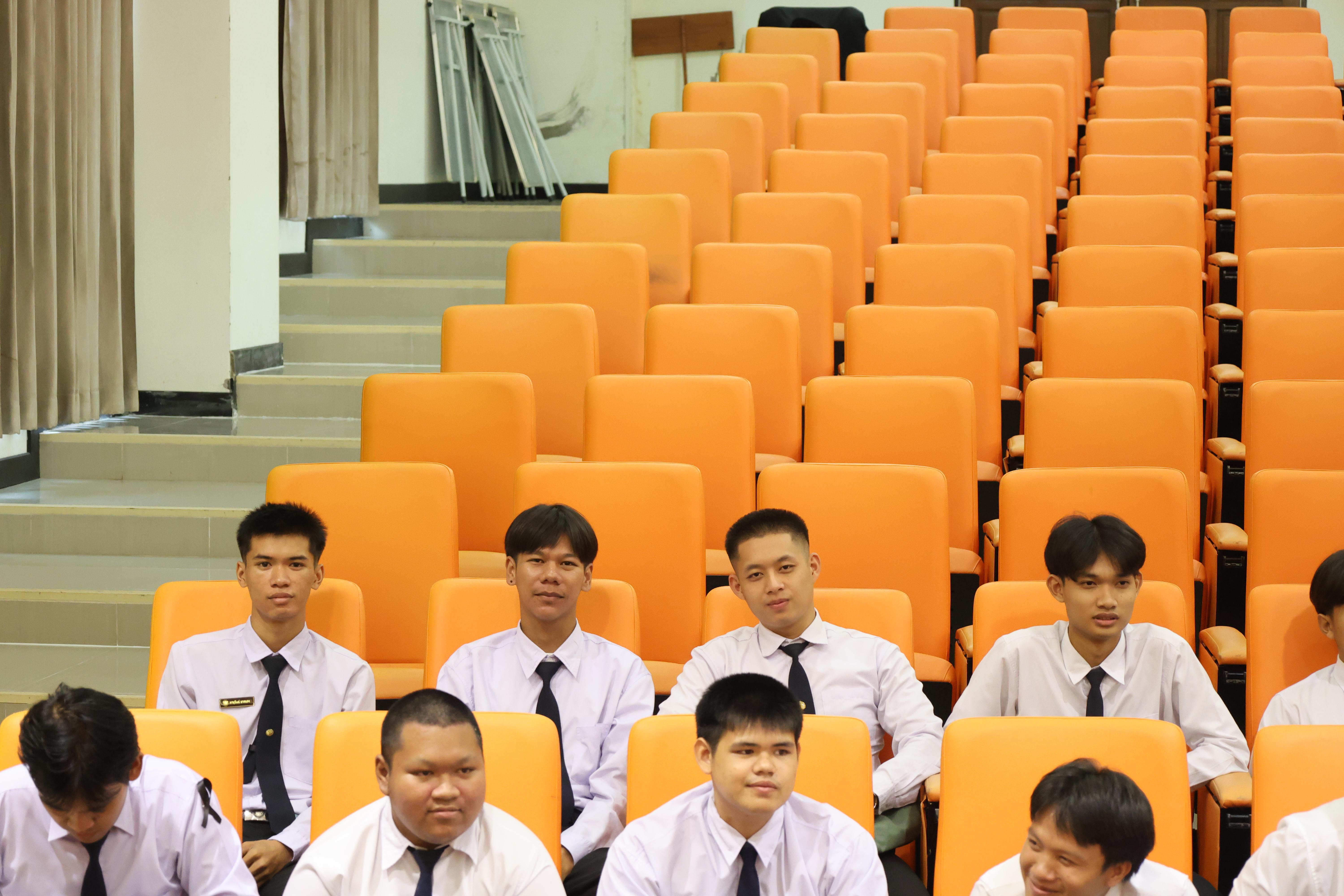 119. ไหว้ครูโปรแกรมวิชาคอมพิวตอร์และพิธีมอบโบว์ให้กับนักศึกษาใหม่ประจำปี 2569