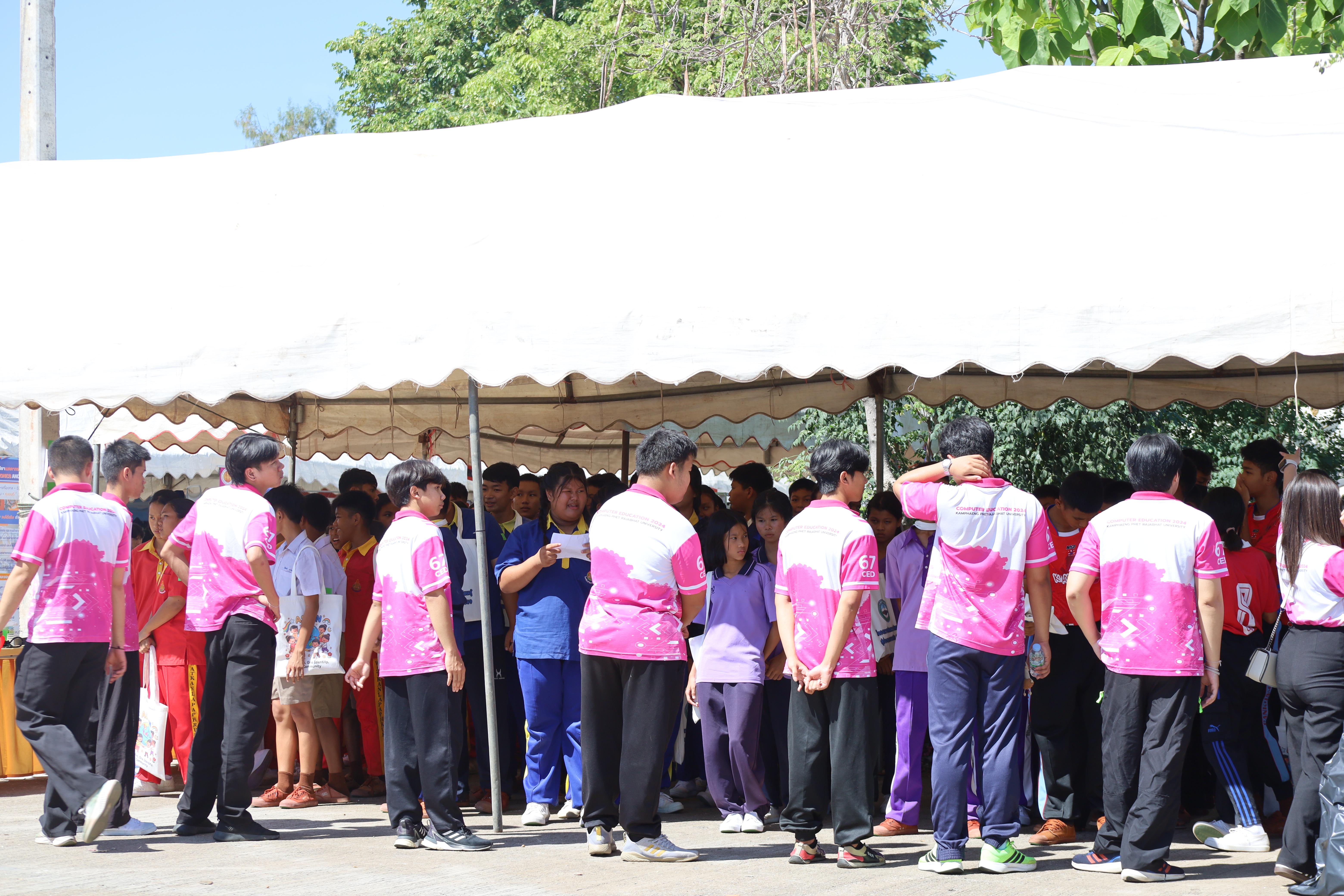 37. กิจกรรมตามโครงการพัฒนาการเรียนรู้สู่ประชาคมอาเซียน