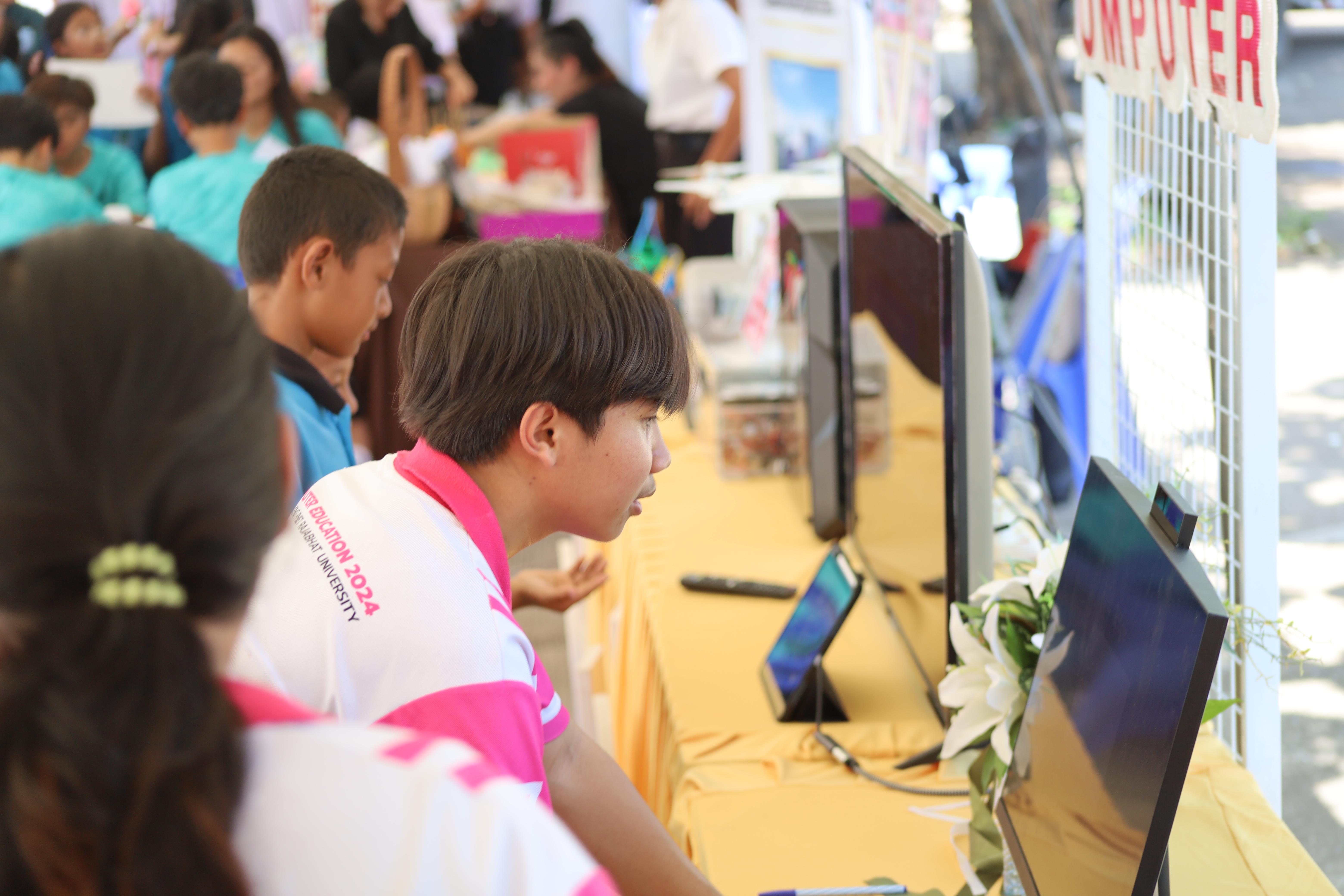 65. กิจกรรมตามโครงการพัฒนาการเรียนรู้สู่ประชาคมอาเซียน