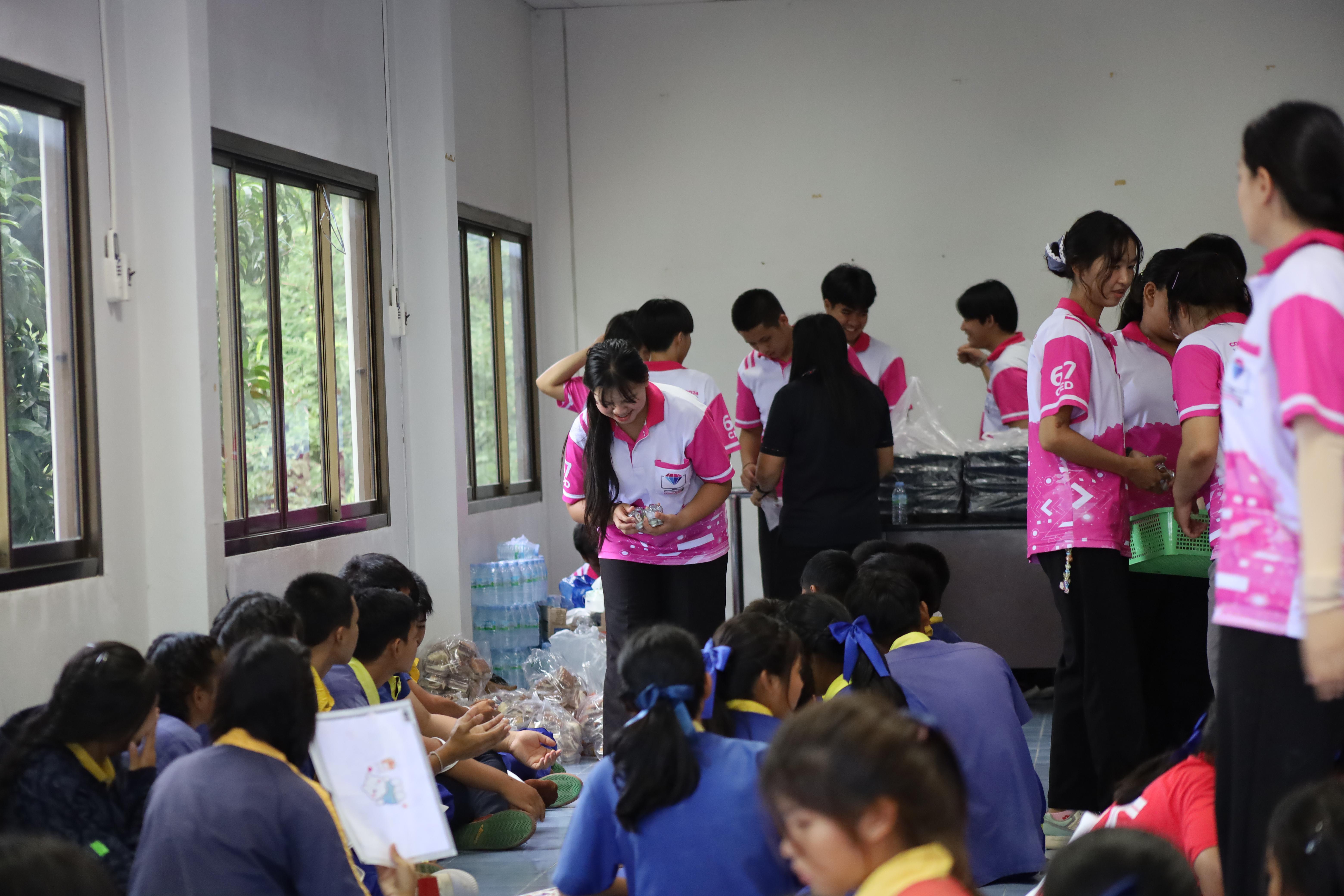 72. กิจกรรมตามโครงการพัฒนาการเรียนรู้สู่ประชาคมอาเซียน