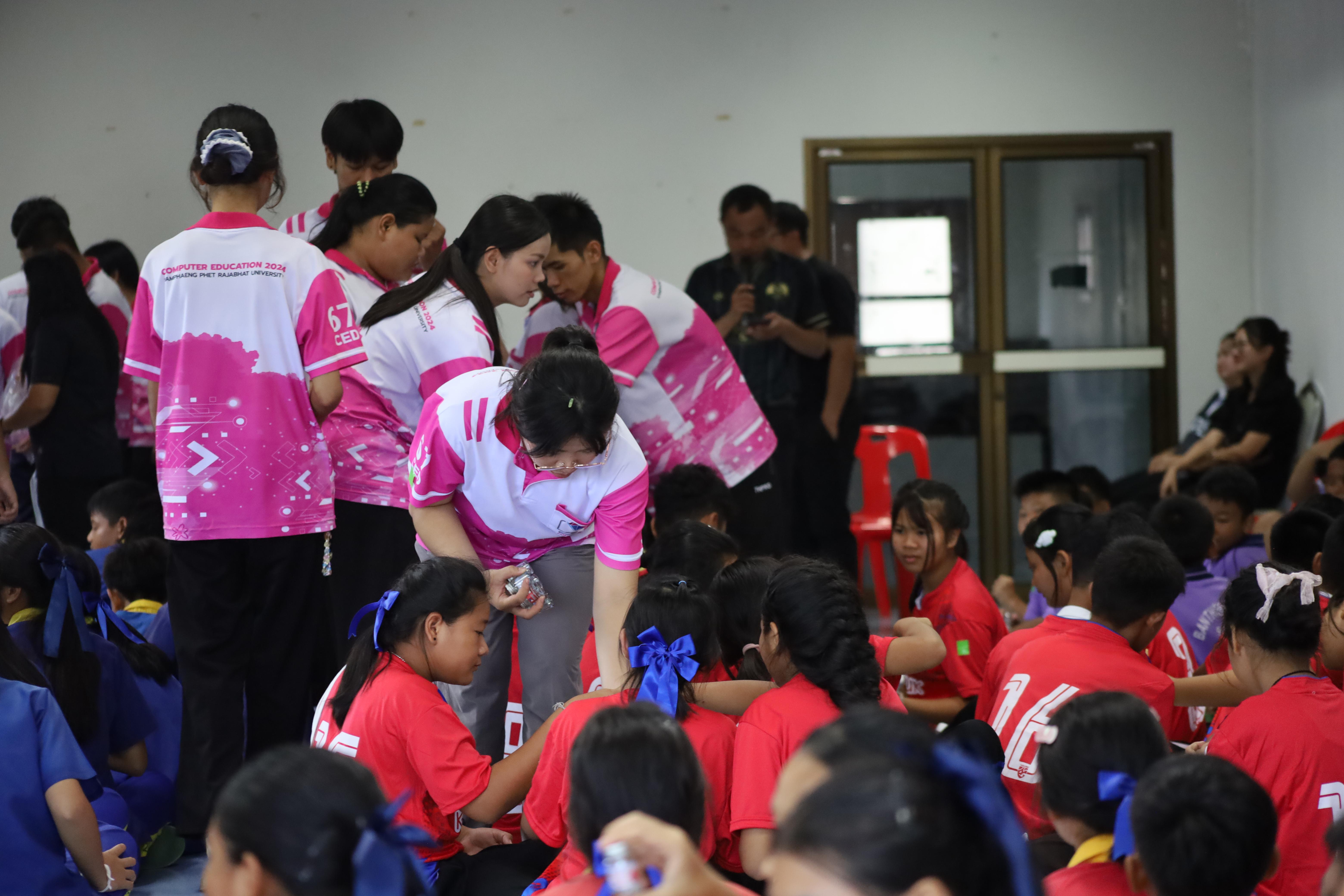 75. กิจกรรมตามโครงการพัฒนาการเรียนรู้สู่ประชาคมอาเซียน