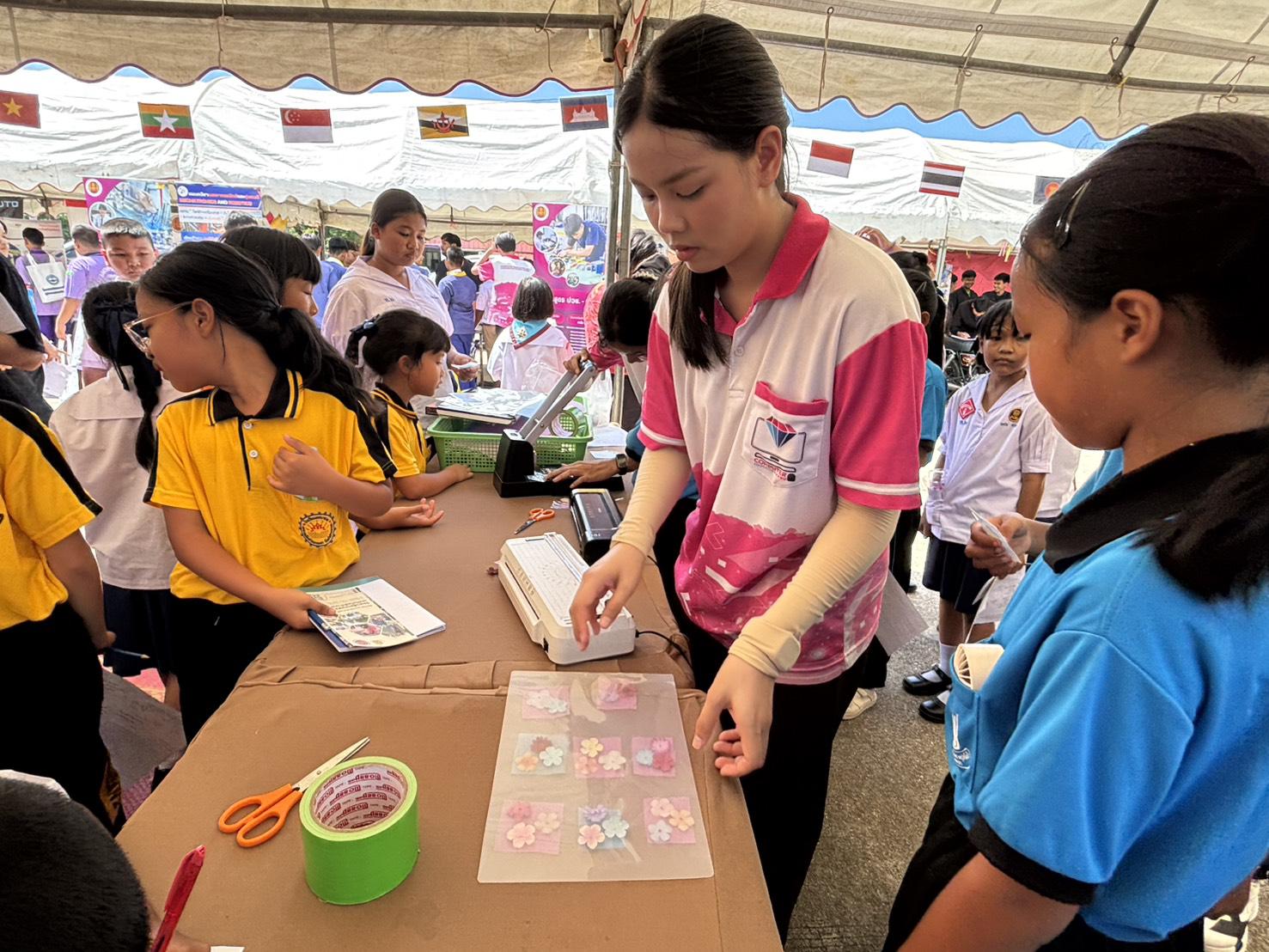 101. กิจกรรมตามโครงการพัฒนาการเรียนรู้สู่ประชาคมอาเซียน