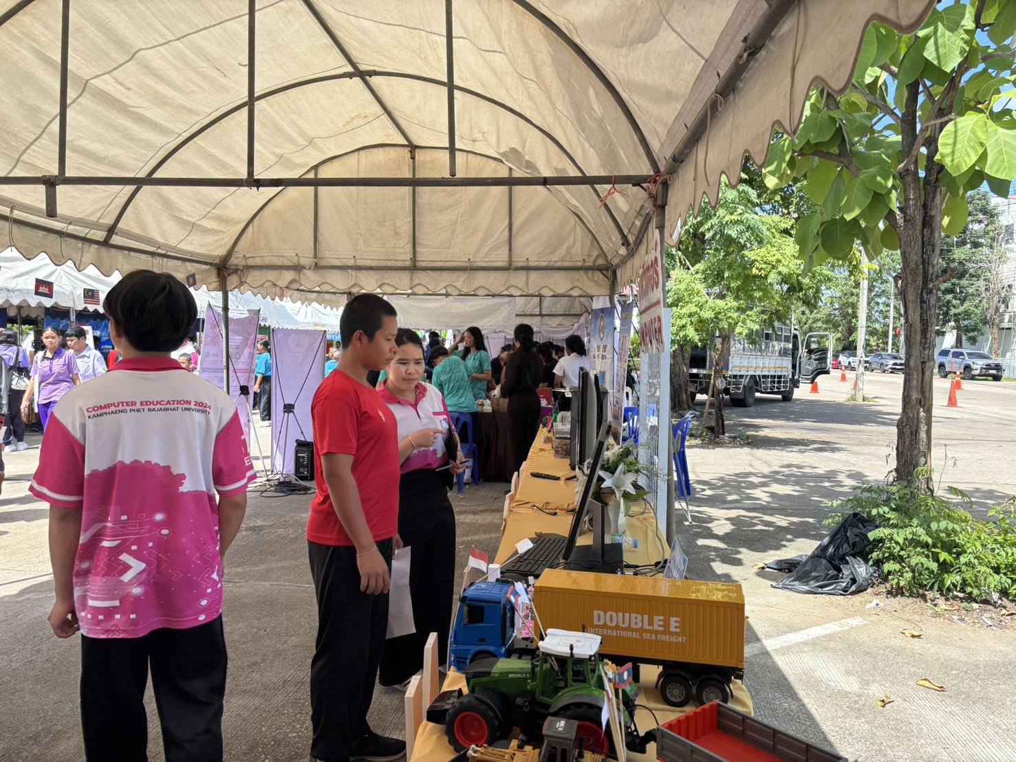 103. กิจกรรมตามโครงการพัฒนาการเรียนรู้สู่ประชาคมอาเซียน