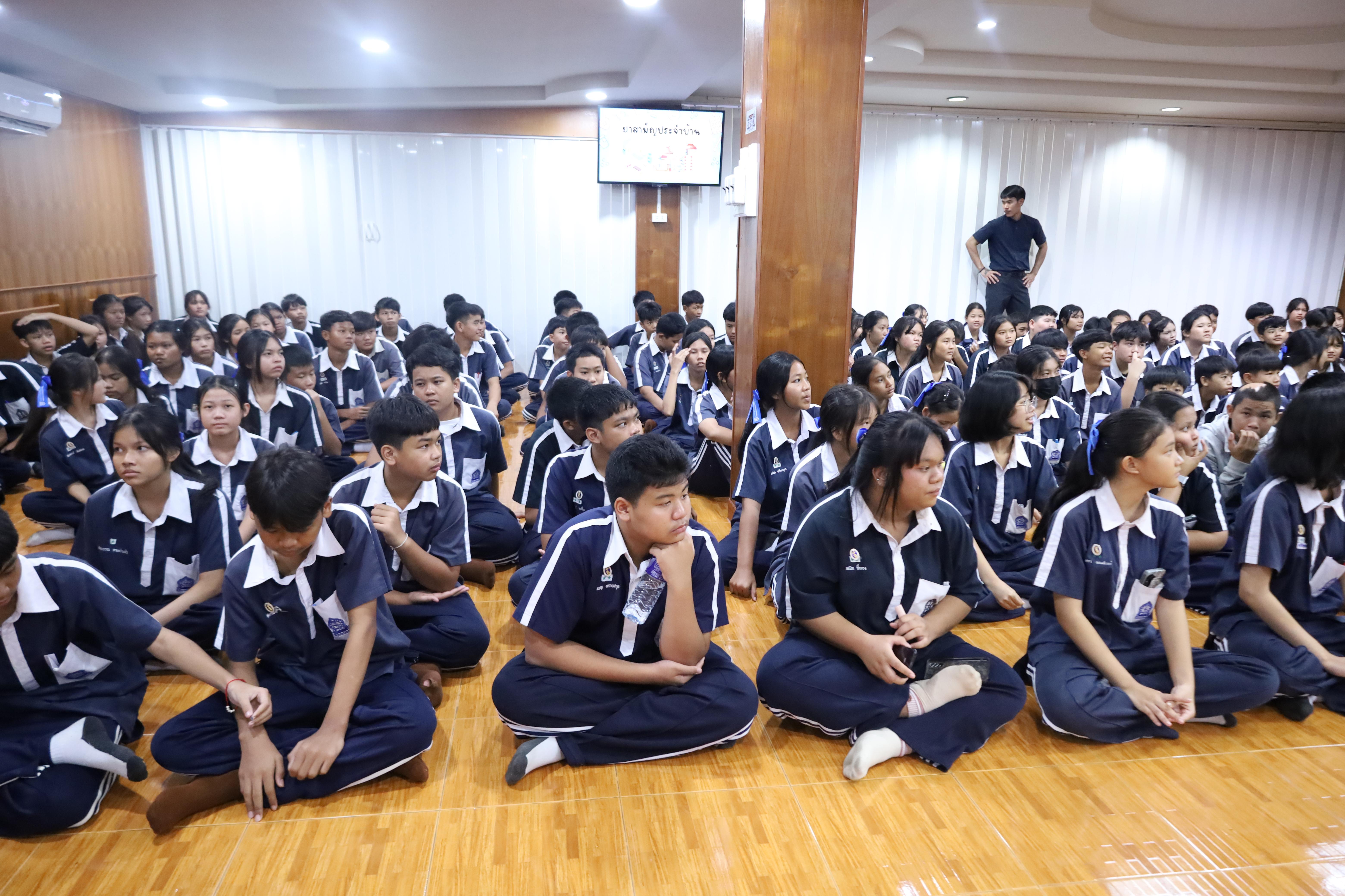 8. จัดกิจกรรมให้ความรู้ เรื่อง พื้นฐานทางสุขศึกษาและพลศึกษา ในด้านความรู้เกี่ยวกับสื่อโฆษณาไซเบอร์ ด้านระบบร่างกาย ด้านเพศศึกษา ด้านโรค และยาให้กับนักเรียนชั้นมัธยมศึกษาตอนต้น โรงเรียนวชิรปราการวิทยาคม