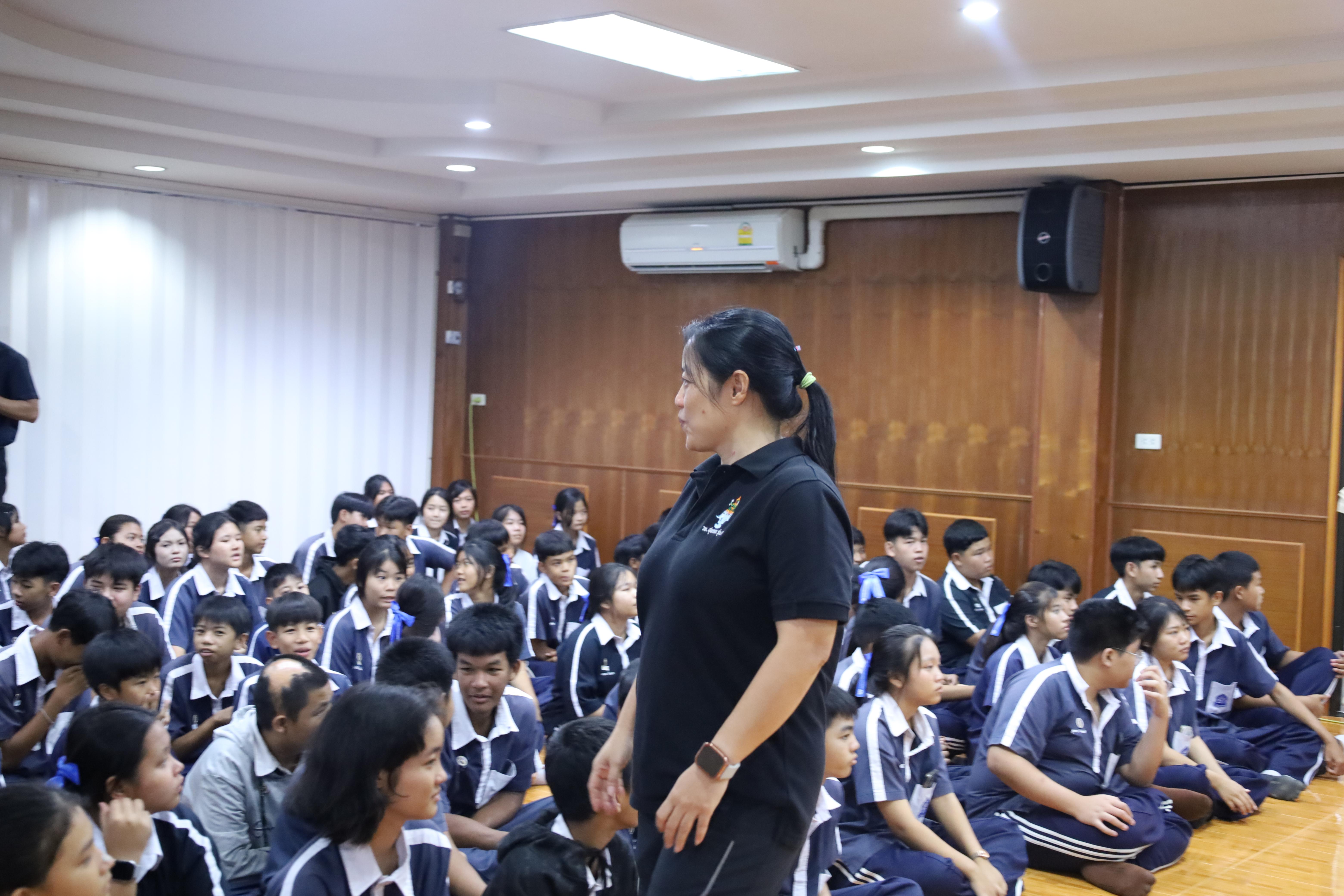 9. จัดกิจกรรมให้ความรู้ เรื่อง พื้นฐานทางสุขศึกษาและพลศึกษา ในด้านความรู้เกี่ยวกับสื่อโฆษณาไซเบอร์ ด้านระบบร่างกาย ด้านเพศศึกษา ด้านโรค และยาให้กับนักเรียนชั้นมัธยมศึกษาตอนต้น โรงเรียนวชิรปราการวิทยาคม