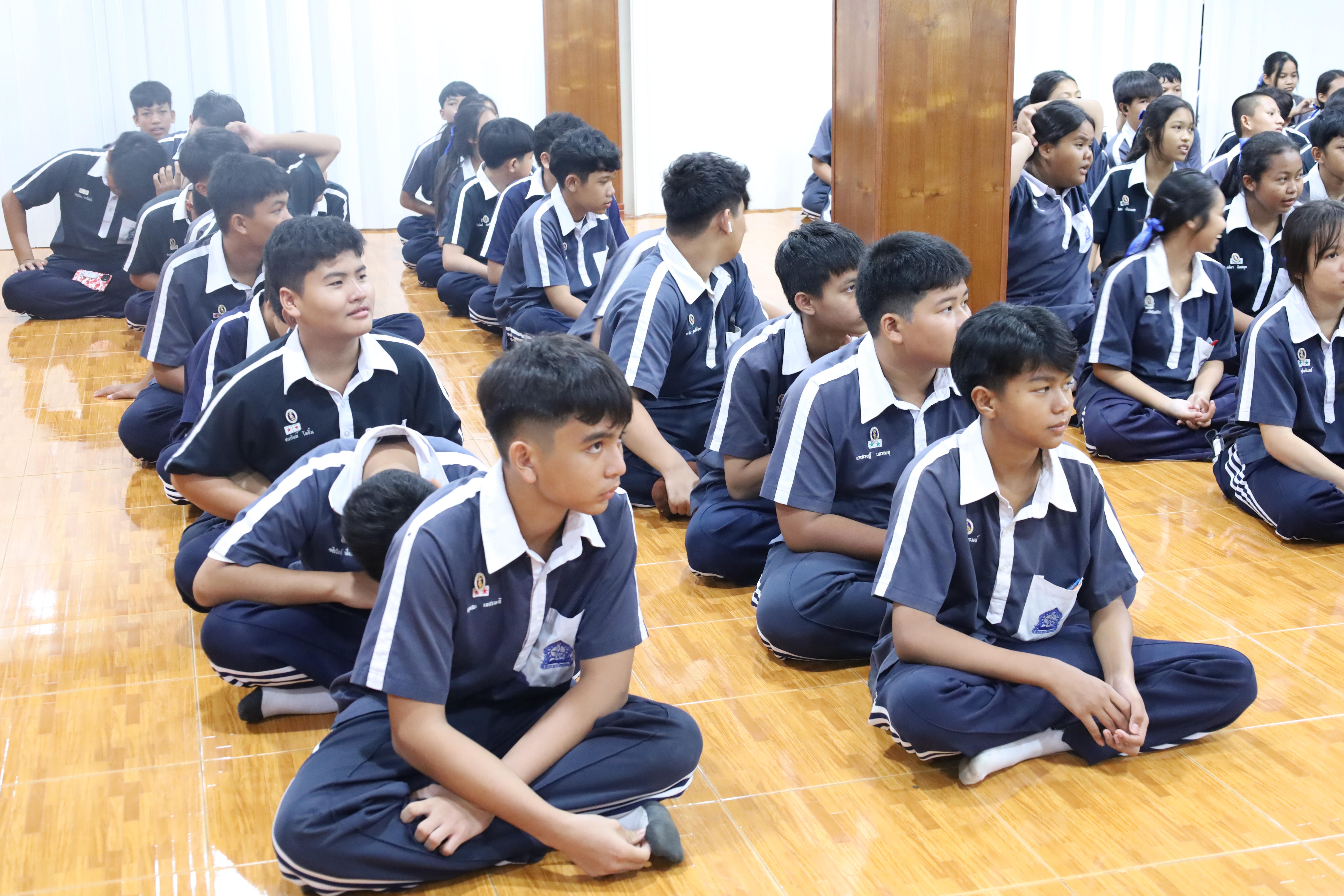 78. จัดกิจกรรมให้ความรู้ เรื่อง พื้นฐานทางสุขศึกษาและพลศึกษา ในด้านความรู้เกี่ยวกับสื่อโฆษณาไซเบอร์ ด้านระบบร่างกาย ด้านเพศศึกษา ด้านโรค และยาให้กับนักเรียนชั้นมัธยมศึกษาตอนต้น โรงเรียนวชิรปราการวิทยาคม
