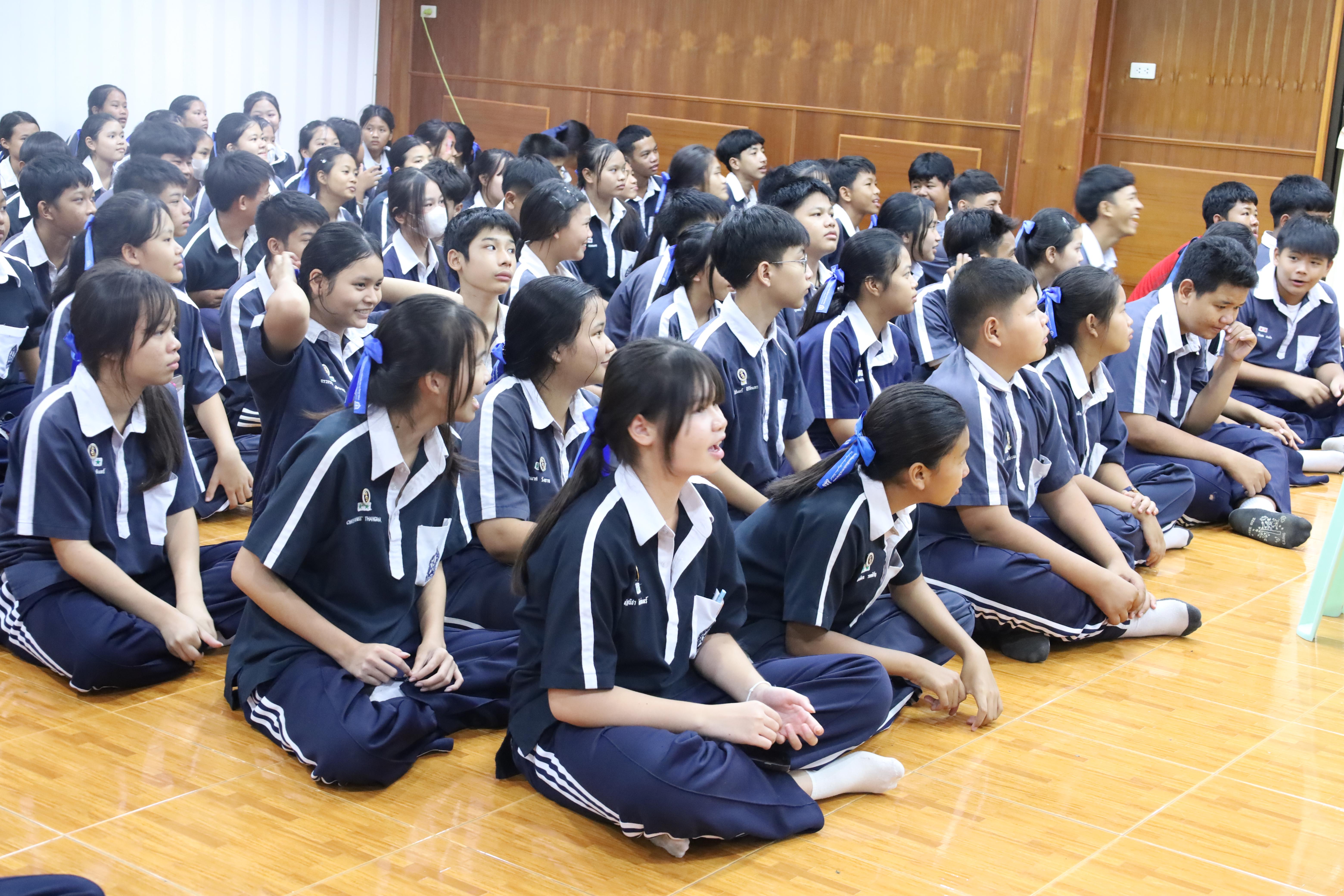79. จัดกิจกรรมให้ความรู้ เรื่อง พื้นฐานทางสุขศึกษาและพลศึกษา ในด้านความรู้เกี่ยวกับสื่อโฆษณาไซเบอร์ ด้านระบบร่างกาย ด้านเพศศึกษา ด้านโรค และยาให้กับนักเรียนชั้นมัธยมศึกษาตอนต้น โรงเรียนวชิรปราการวิทยาคม