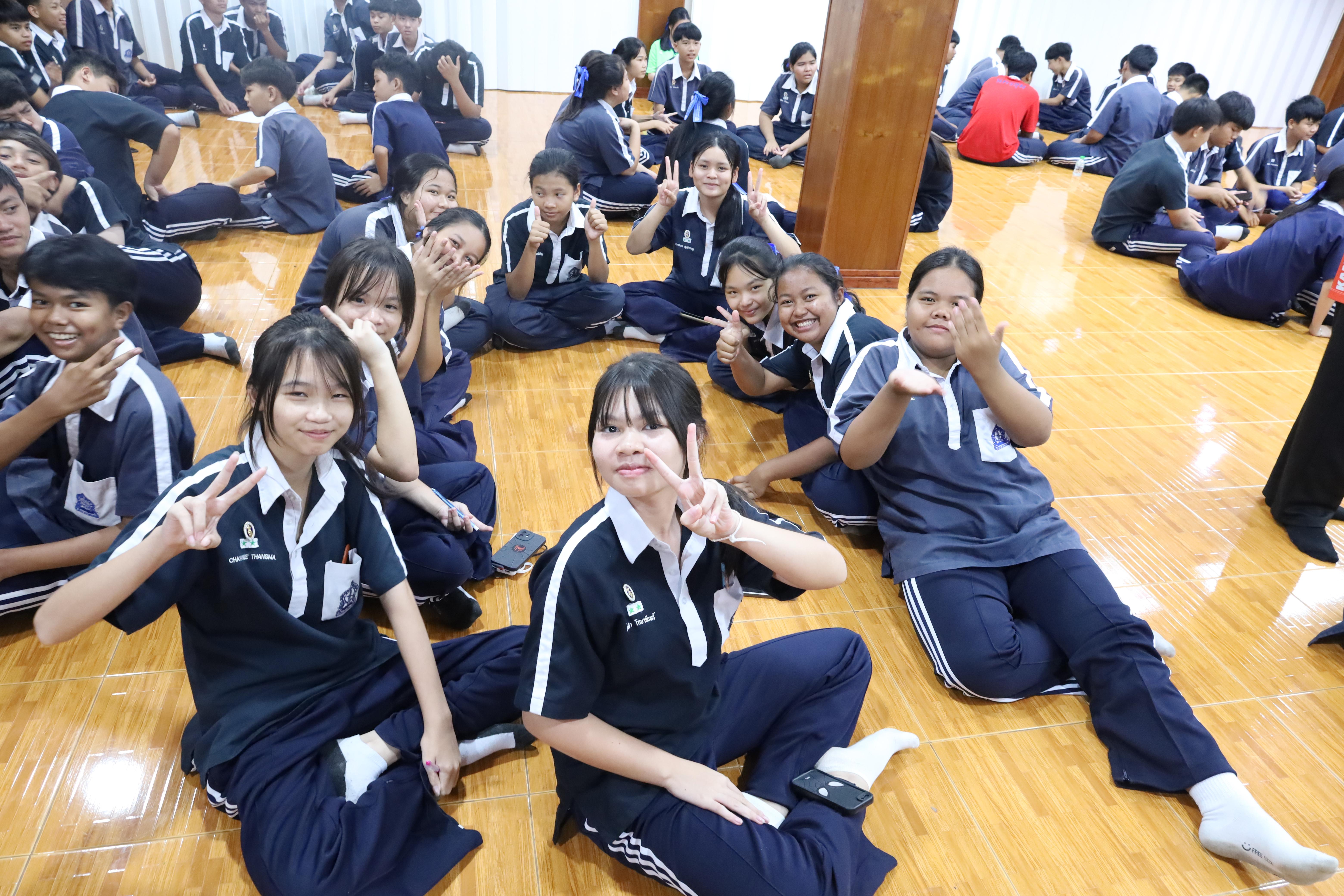 95. จัดกิจกรรมให้ความรู้ เรื่อง พื้นฐานทางสุขศึกษาและพลศึกษา ในด้านความรู้เกี่ยวกับสื่อโฆษณาไซเบอร์ ด้านระบบร่างกาย ด้านเพศศึกษา ด้านโรค และยาให้กับนักเรียนชั้นมัธยมศึกษาตอนต้น โรงเรียนวชิรปราการวิทยาคม