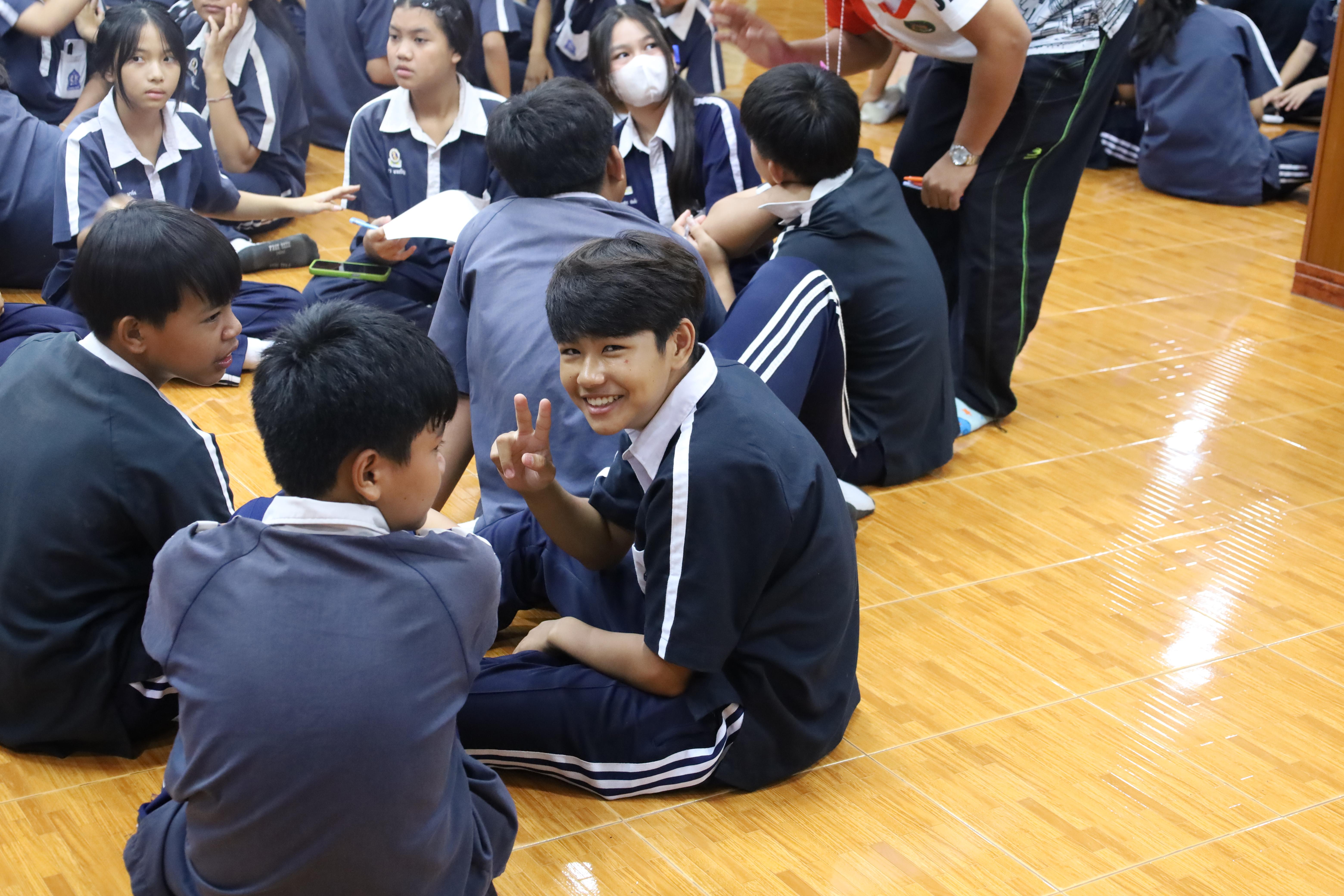 109. จัดกิจกรรมให้ความรู้ เรื่อง พื้นฐานทางสุขศึกษาและพลศึกษา ในด้านความรู้เกี่ยวกับสื่อโฆษณาไซเบอร์ ด้านระบบร่างกาย ด้านเพศศึกษา ด้านโรค และยาให้กับนักเรียนชั้นมัธยมศึกษาตอนต้น โรงเรียนวชิรปราการวิทยาคม