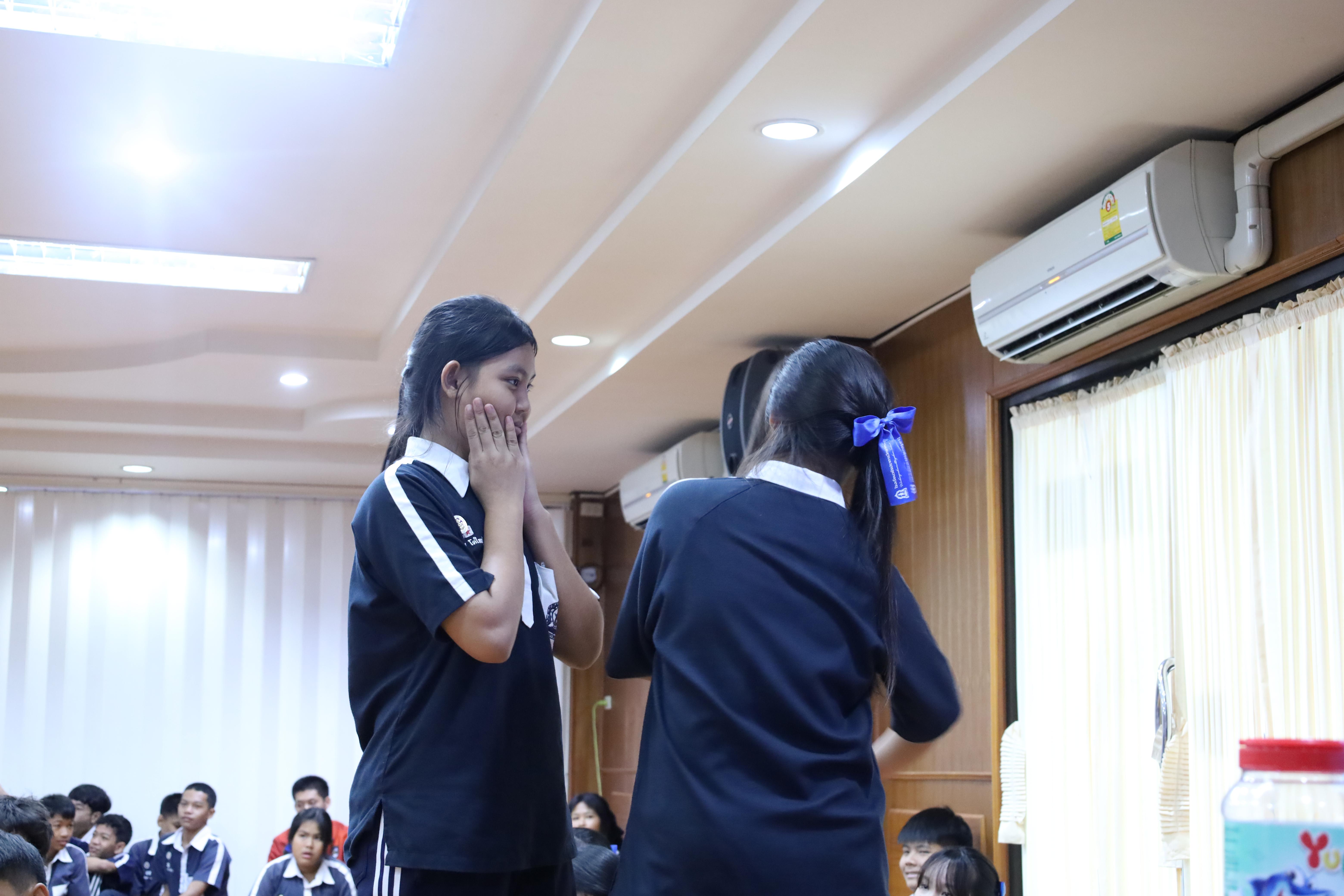 121. จัดกิจกรรมให้ความรู้ เรื่อง พื้นฐานทางสุขศึกษาและพลศึกษา ในด้านความรู้เกี่ยวกับสื่อโฆษณาไซเบอร์ ด้านระบบร่างกาย ด้านเพศศึกษา ด้านโรค และยาให้กับนักเรียนชั้นมัธยมศึกษาตอนต้น โรงเรียนวชิรปราการวิทยาคม