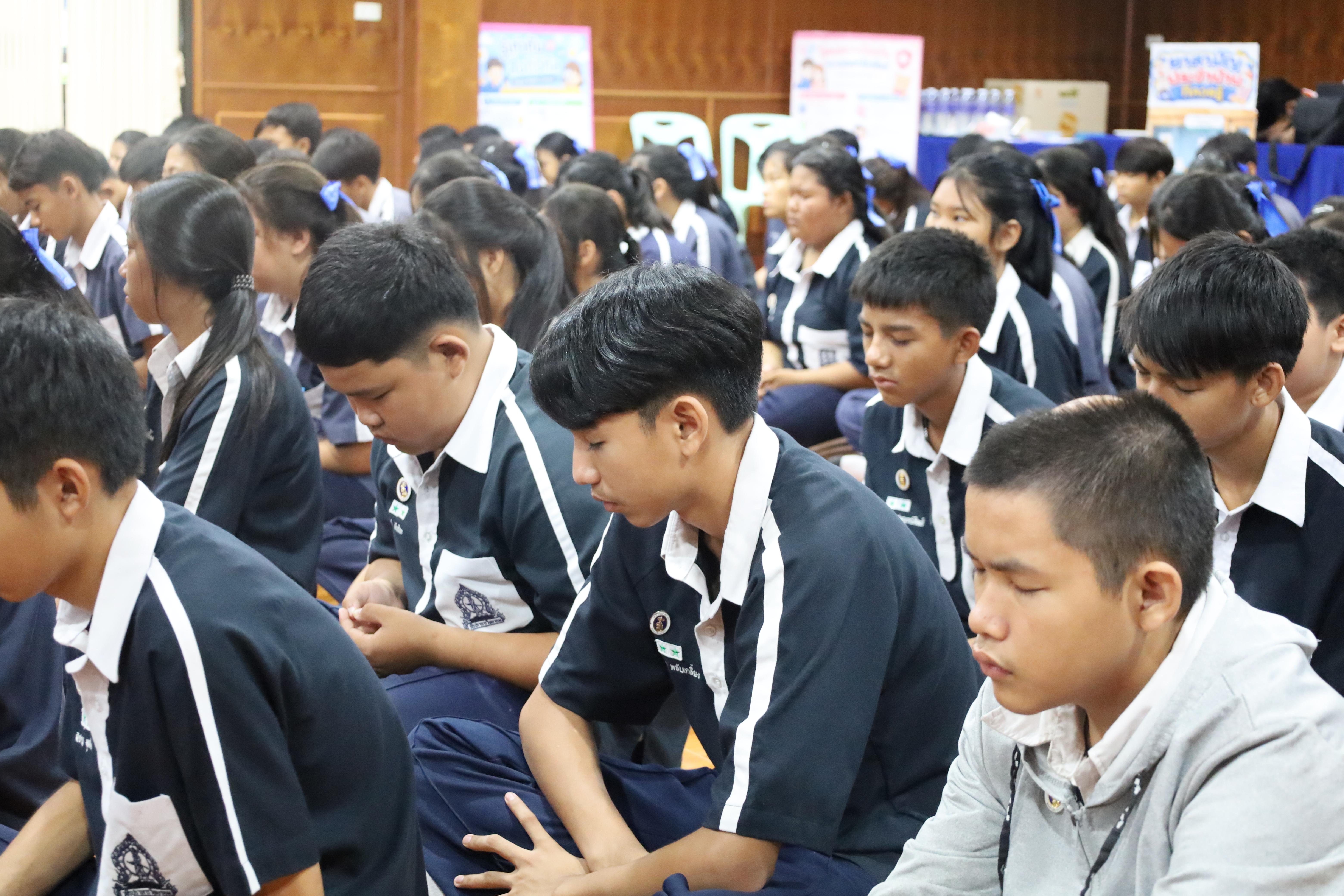 140. จัดกิจกรรมให้ความรู้ เรื่อง พื้นฐานทางสุขศึกษาและพลศึกษา ในด้านความรู้เกี่ยวกับสื่อโฆษณาไซเบอร์ ด้านระบบร่างกาย ด้านเพศศึกษา ด้านโรค และยาให้กับนักเรียนชั้นมัธยมศึกษาตอนต้น โรงเรียนวชิรปราการวิทยาคม