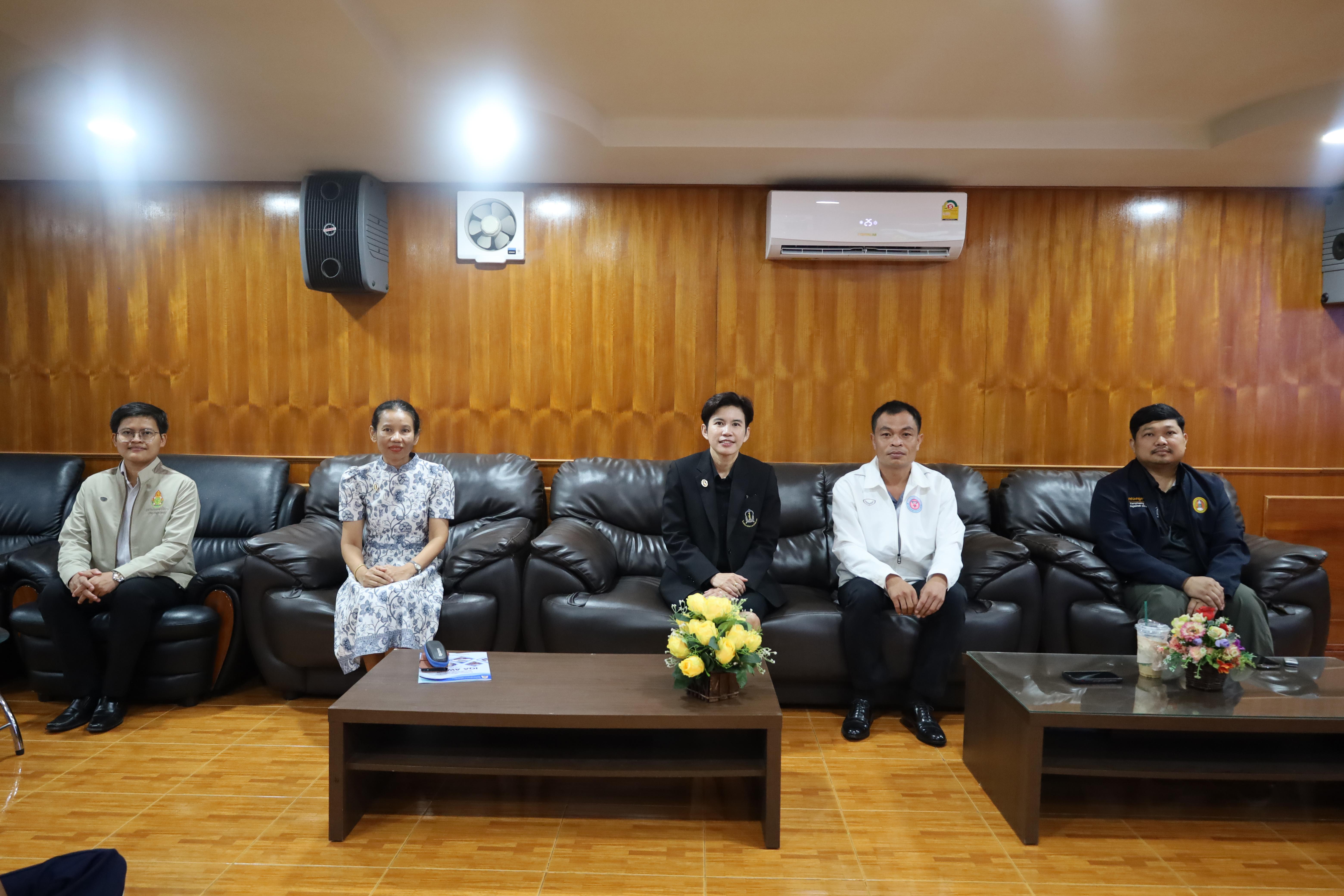 143. จัดกิจกรรมให้ความรู้ เรื่อง พื้นฐานทางสุขศึกษาและพลศึกษา ในด้านความรู้เกี่ยวกับสื่อโฆษณาไซเบอร์ ด้านระบบร่างกาย ด้านเพศศึกษา ด้านโรค และยาให้กับนักเรียนชั้นมัธยมศึกษาตอนต้น โรงเรียนวชิรปราการวิทยาคม