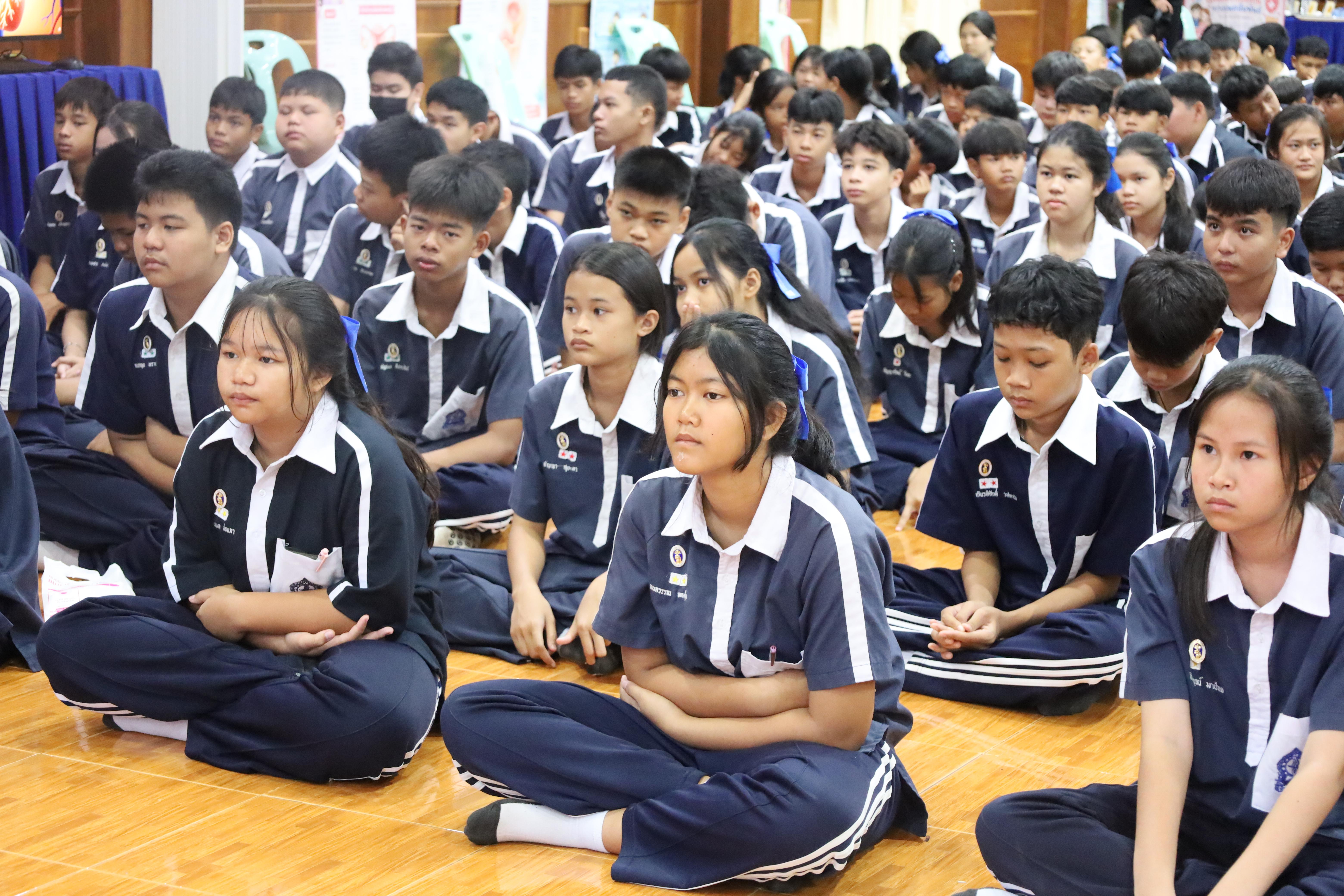 168. จัดกิจกรรมให้ความรู้ เรื่อง พื้นฐานทางสุขศึกษาและพลศึกษา ในด้านความรู้เกี่ยวกับสื่อโฆษณาไซเบอร์ ด้านระบบร่างกาย ด้านเพศศึกษา ด้านโรค และยาให้กับนักเรียนชั้นมัธยมศึกษาตอนต้น โรงเรียนวชิรปราการวิทยาคม