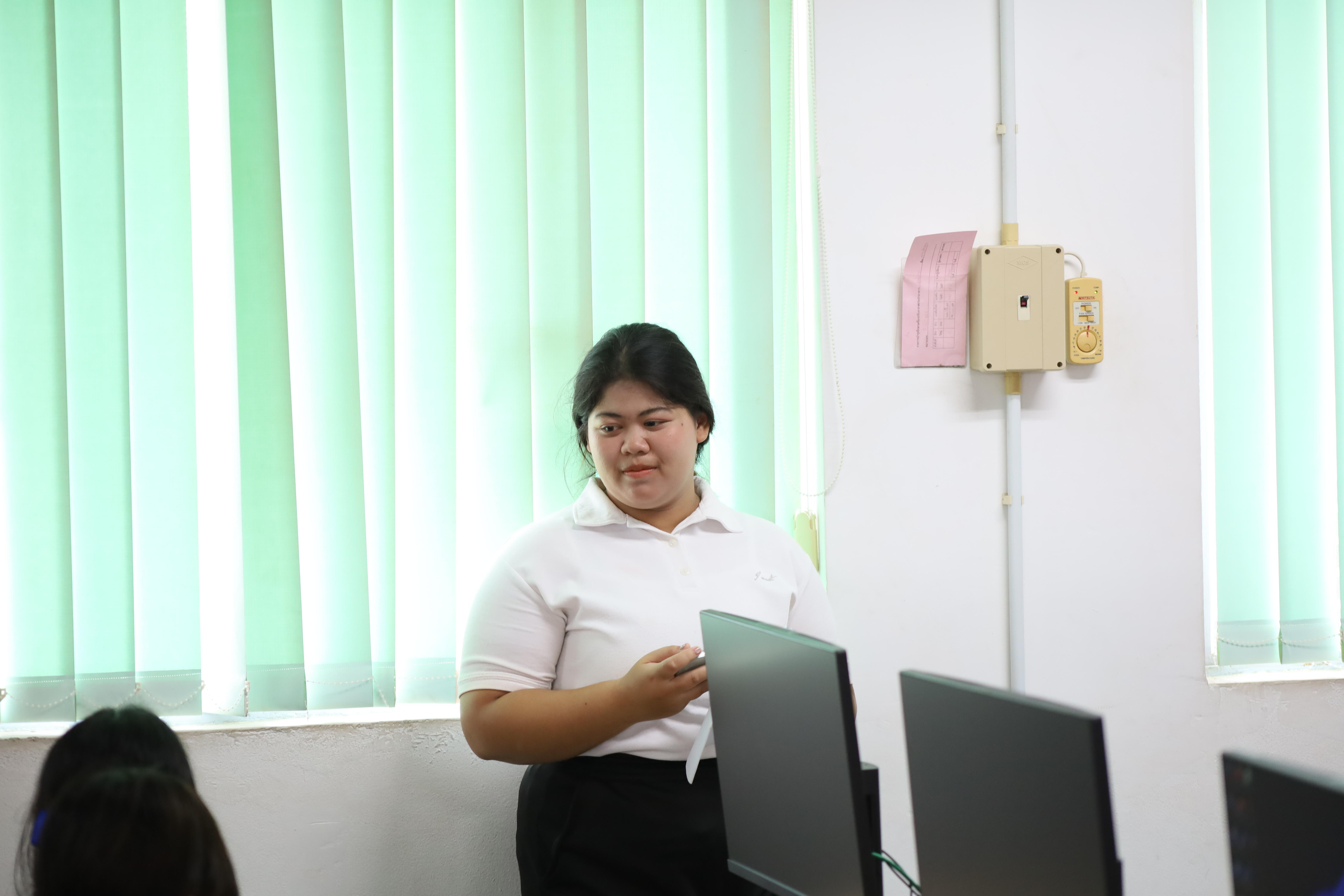 กิจกรรมการบูรณาการการจัดการเรียนการสอนกับการบริการวิชาการในสถานศึกษารายวิชาคณิตศาสตร์สำหรับครูคอมพิวเตอร์