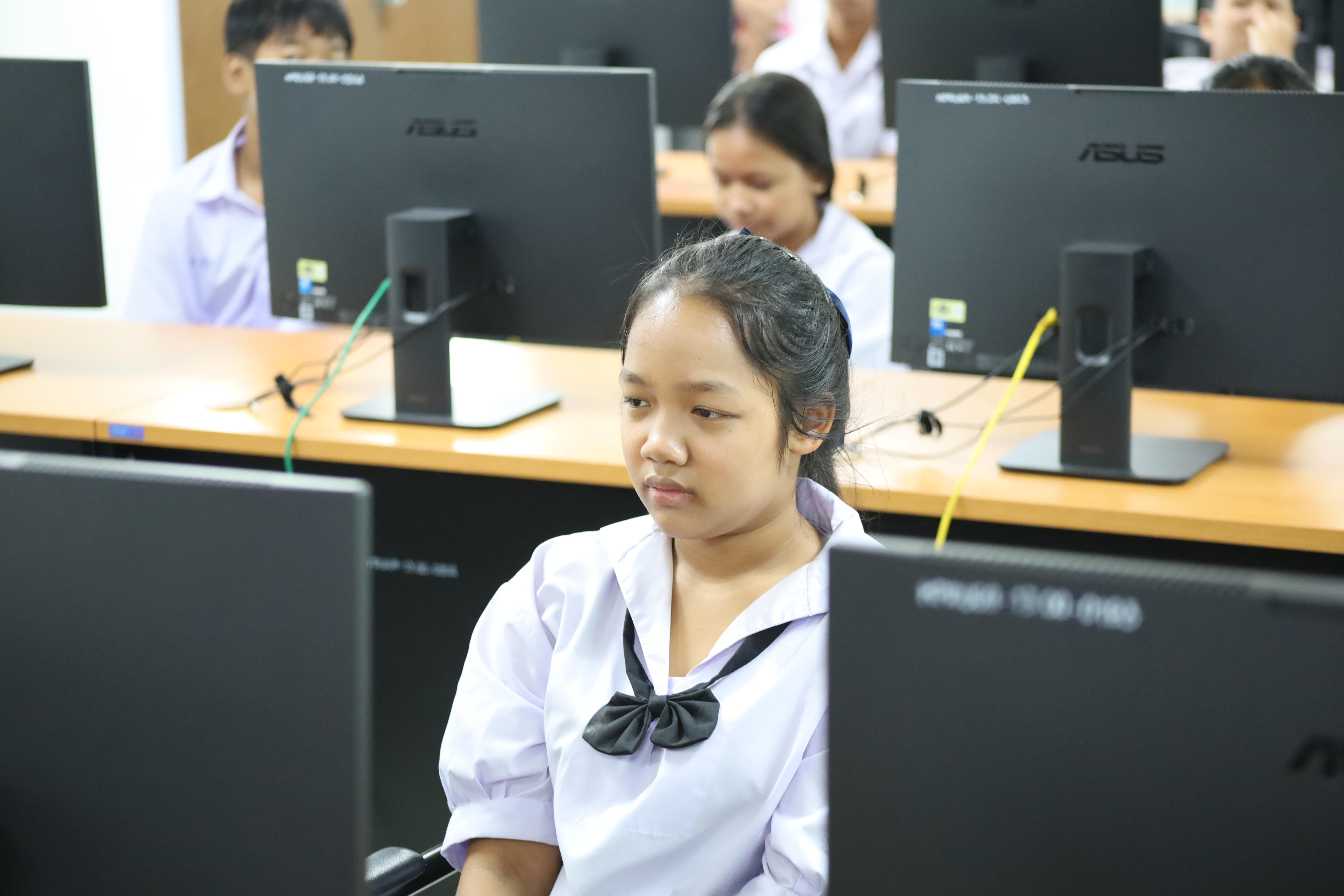 16. กิจกรรมการบูรณาการการจัดการเรียนการสอนกับการบริการวิชาการในสถานศึกษารายวิชาคณิตศาสตร์สำหรับครูคอมพิวเตอร์