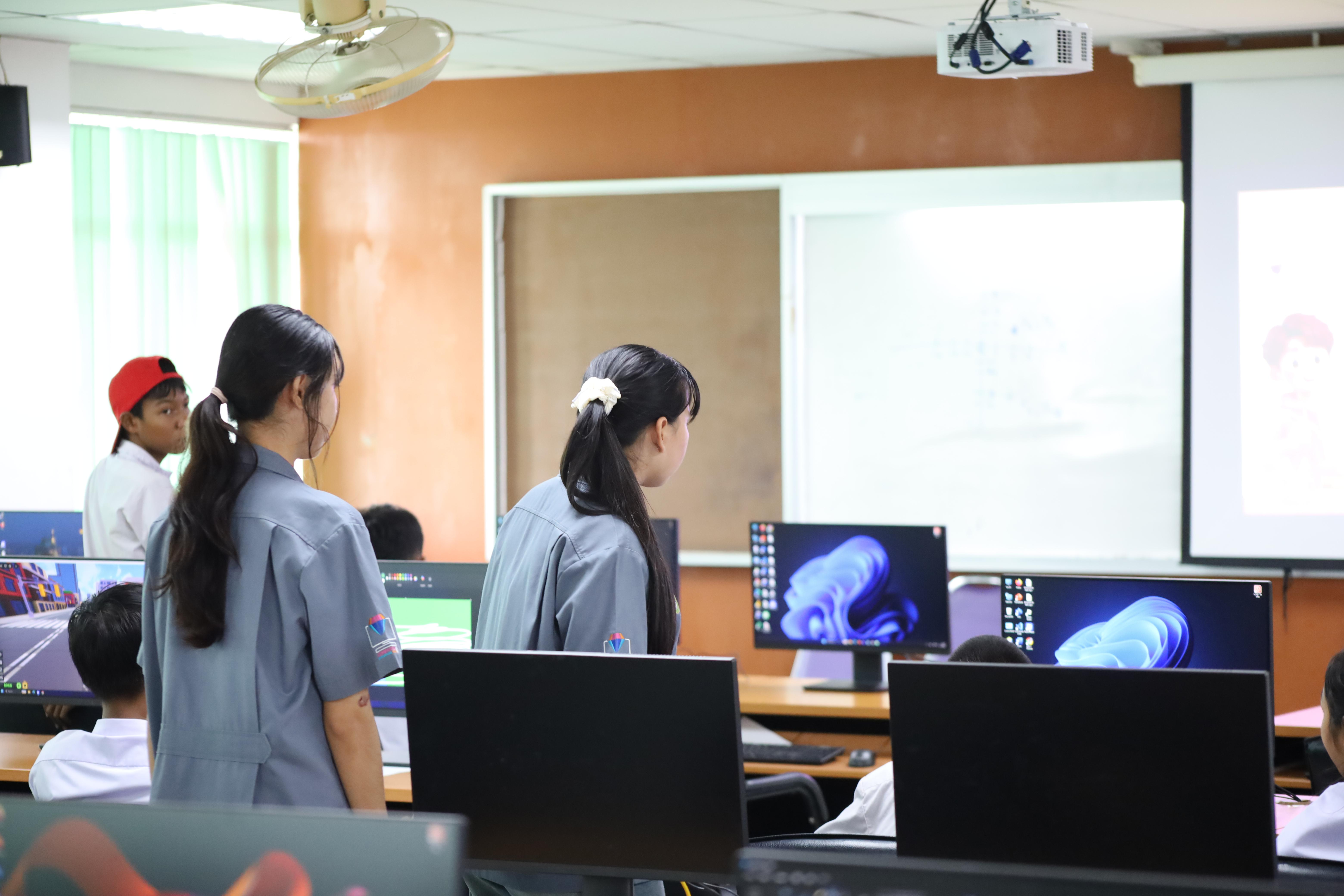 69. กิจกรรมการบูรณาการการจัดการเรียนการสอนกับการบริการวิชาการในสถานศึกษารายวิชาคณิตศาสตร์สำหรับครูคอมพิวเตอร์