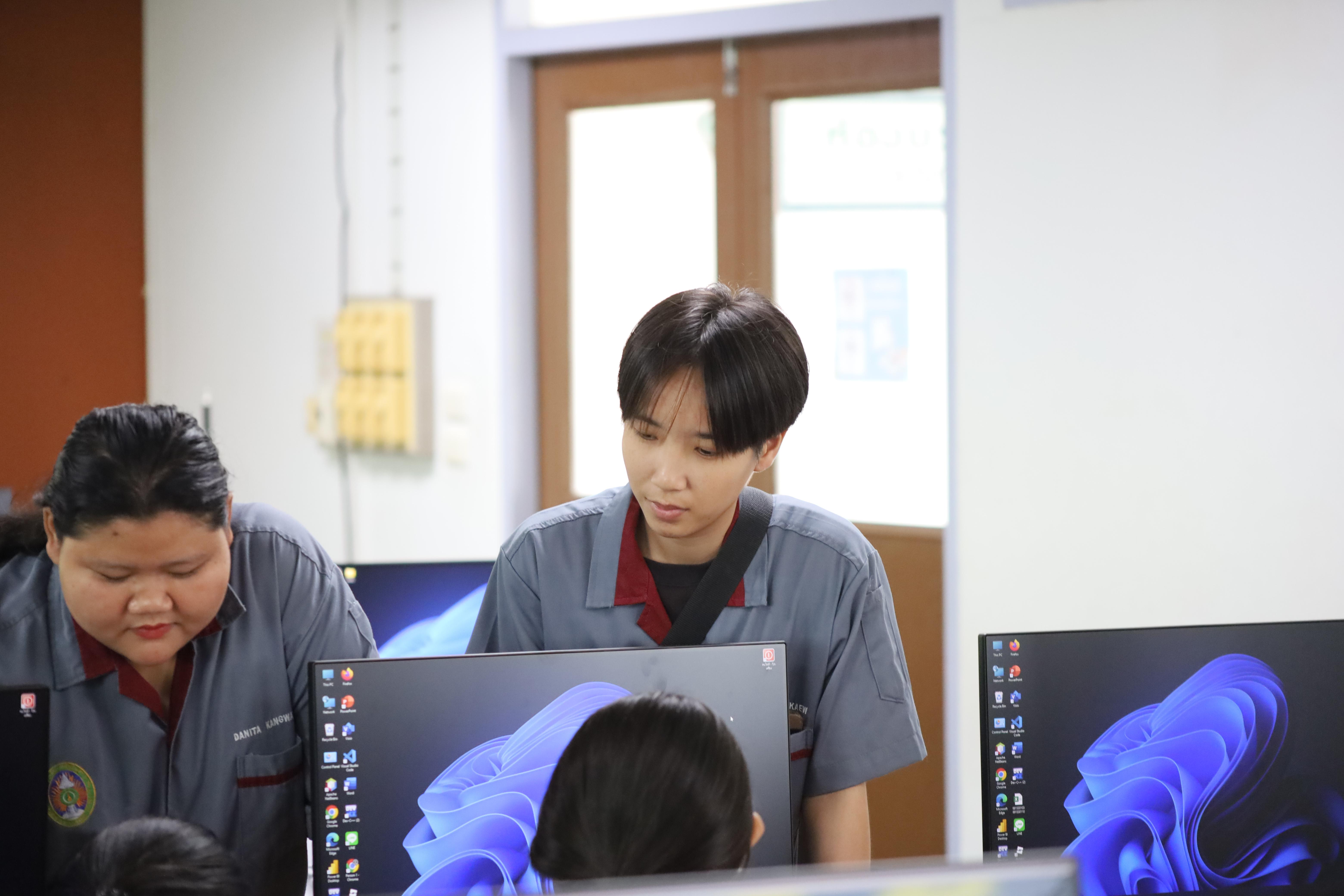78. กิจกรรมการบูรณาการการจัดการเรียนการสอนกับการบริการวิชาการในสถานศึกษารายวิชาคณิตศาสตร์สำหรับครูคอมพิวเตอร์
