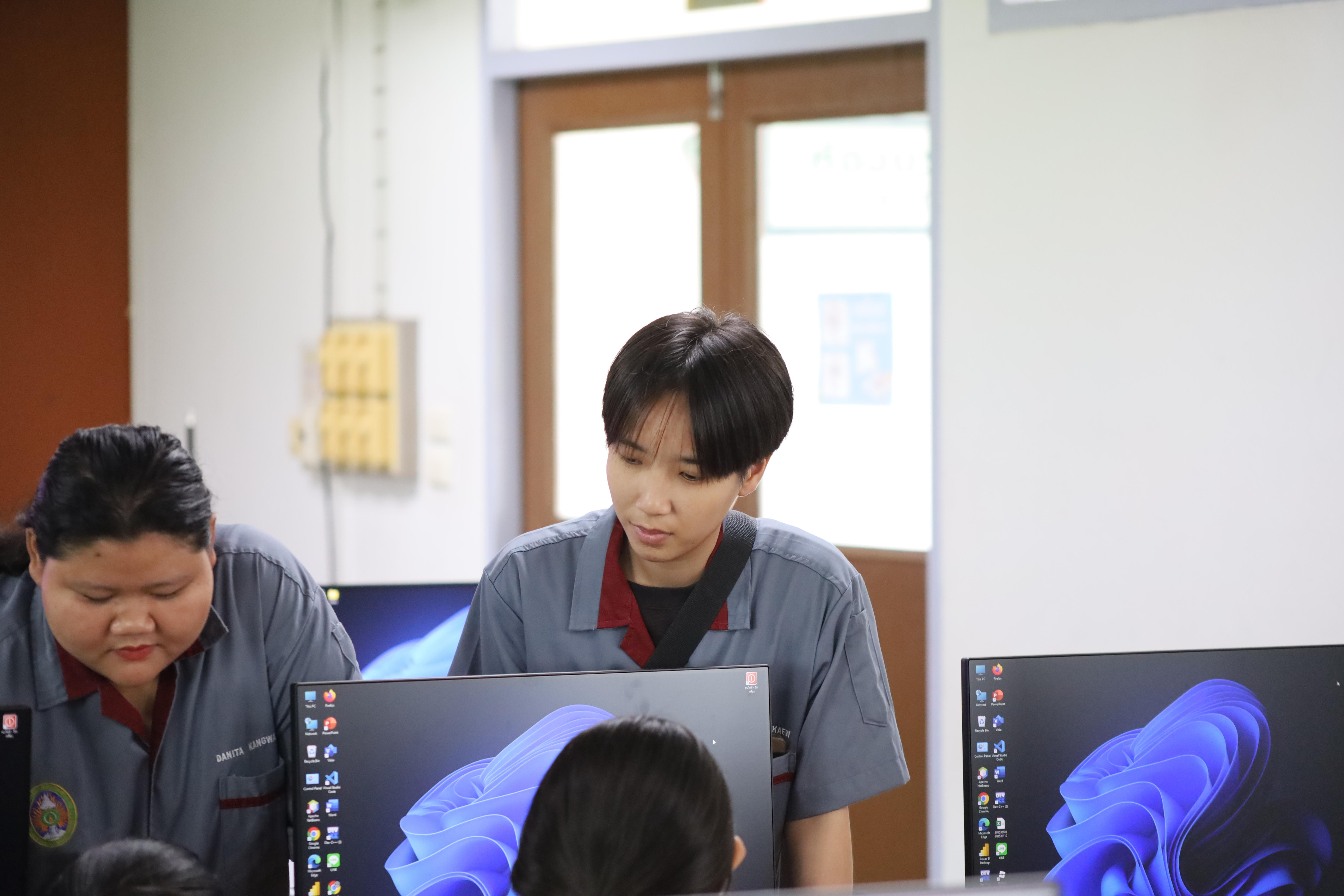 79. กิจกรรมการบูรณาการการจัดการเรียนการสอนกับการบริการวิชาการในสถานศึกษารายวิชาคณิตศาสตร์สำหรับครูคอมพิวเตอร์